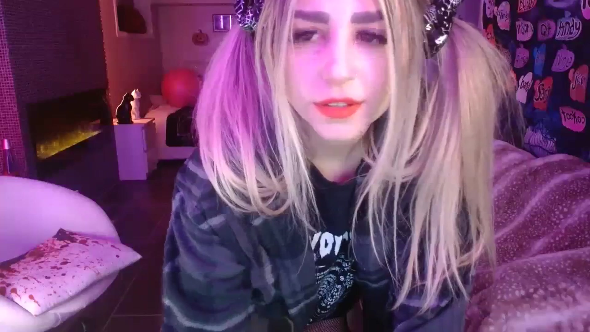 Gallery image thumbnail from Serafina's myfreecams stream on, 11/16/2023, 04:11 image 8 of 20