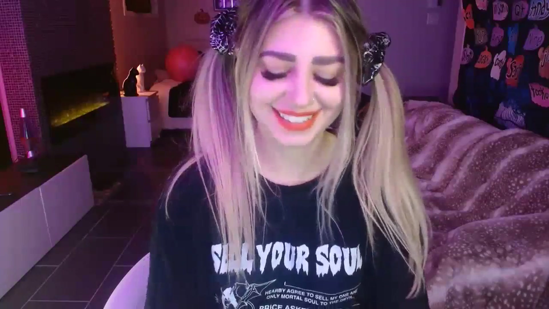 Gallery image thumbnail from Serafina's myfreecams stream on, 11/16/2023, 04:11 image 20 of 20