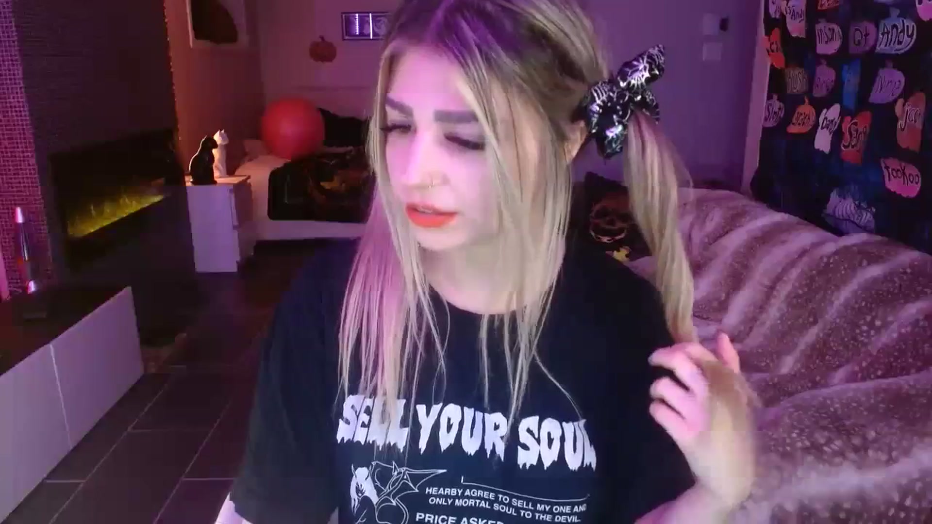 Gallery image thumbnail from Serafina's myfreecams stream on, 11/16/2023, 04:11 image 17 of 20