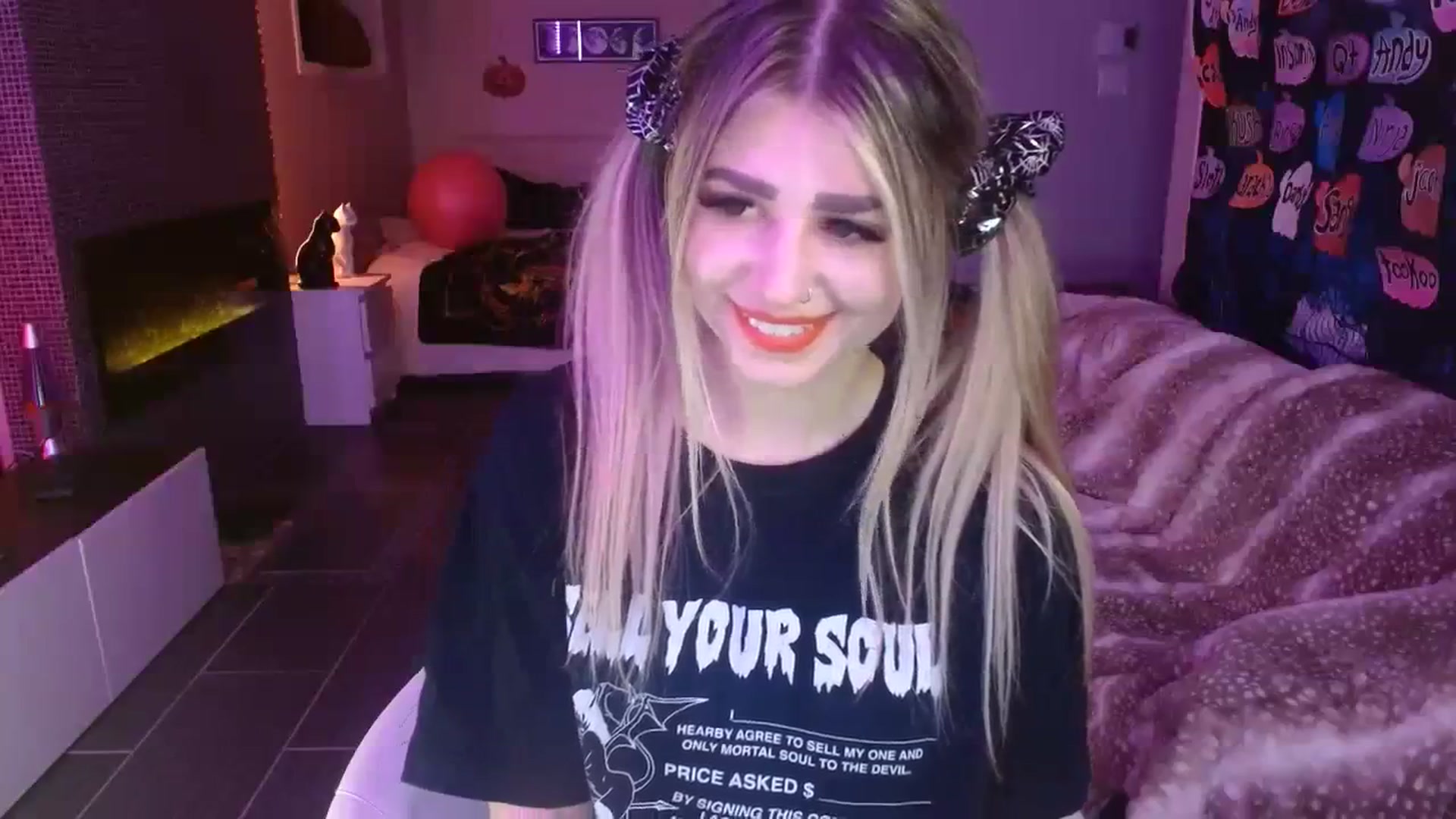 Gallery image thumbnail from Serafina's myfreecams stream on, 11/16/2023, 04:11 image 16 of 20