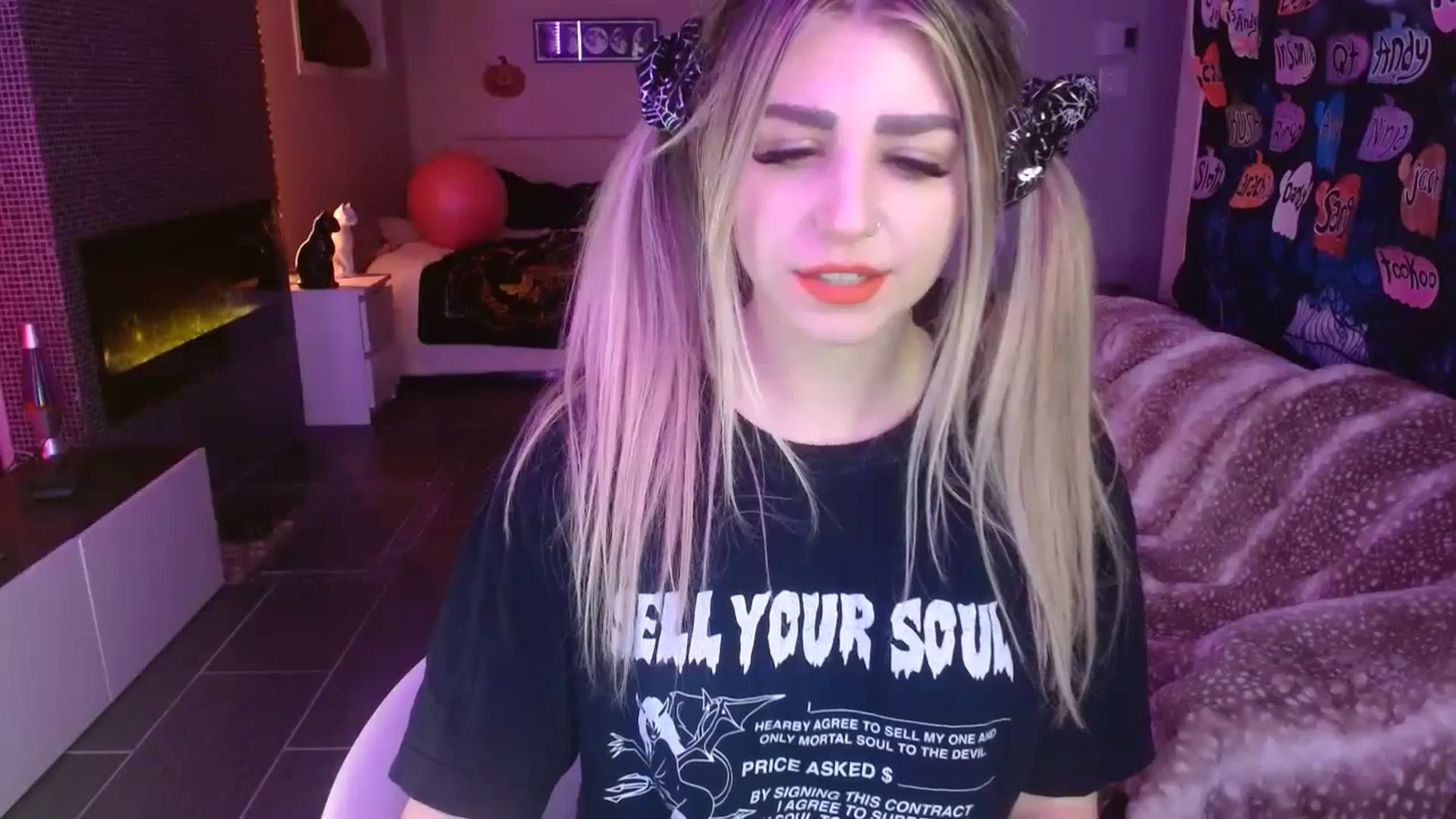 Gallery image thumbnail from Serafina's myfreecams stream on, 11/16/2023, 04:11 image 15 of 20