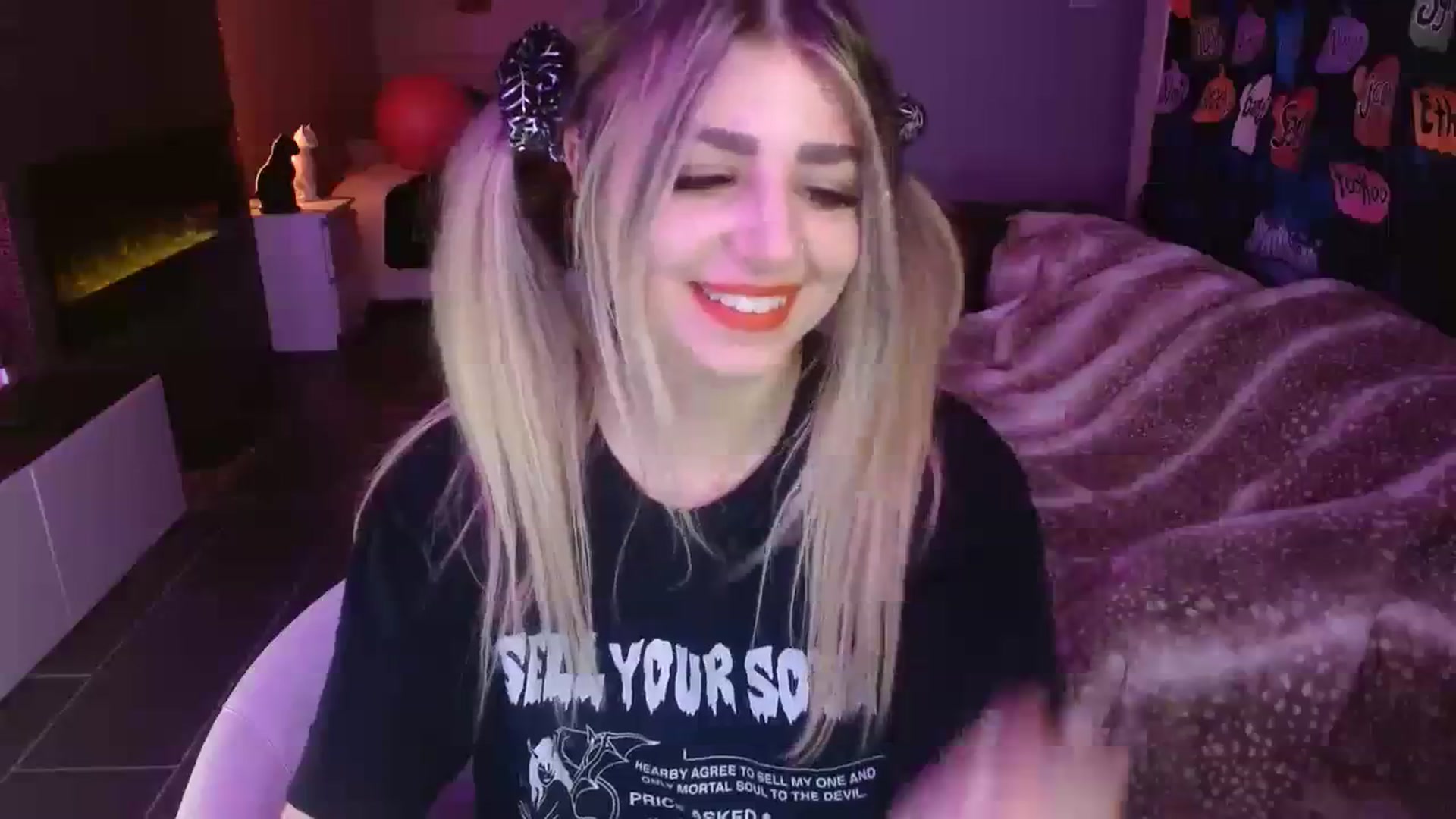 Gallery image thumbnail from Serafina's myfreecams stream on, 11/16/2023, 04:11 image 11 of 20