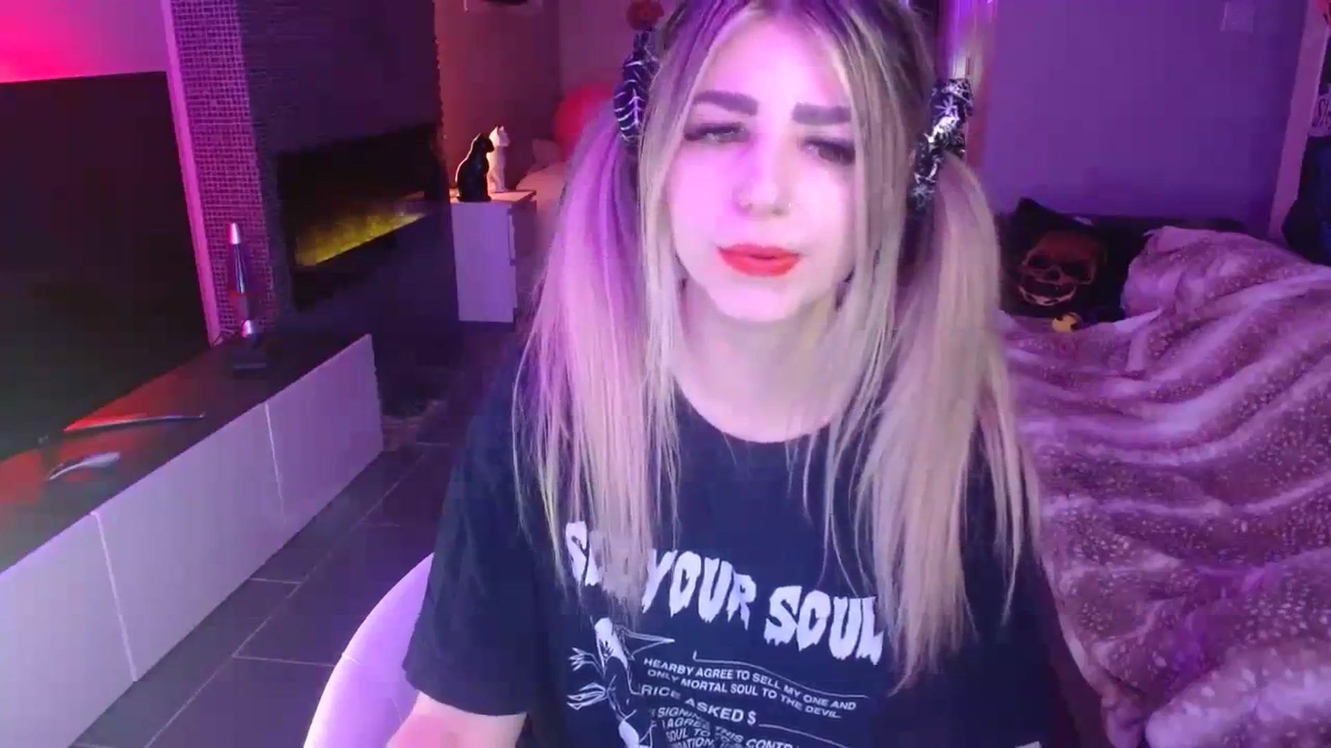 Gallery image thumbnail from Serafina's myfreecams stream on, 11/16/2023, 04:11 image 5 of 20