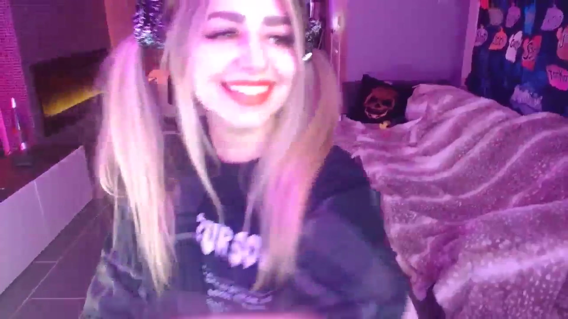 Gallery image thumbnail from Serafina's myfreecams stream on, 11/16/2023, 04:11 image 9 of 20