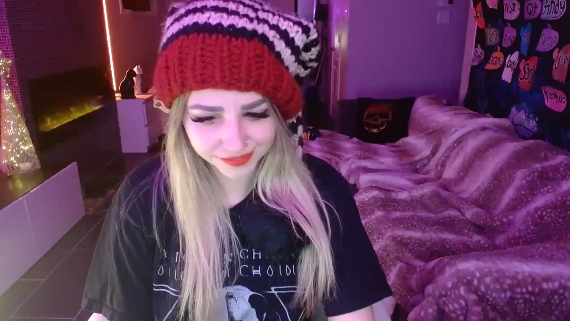 Gallery image thumbnail from Serafina's myfreecams stream on, 11/17/2023, 05:37 image 7 of 20