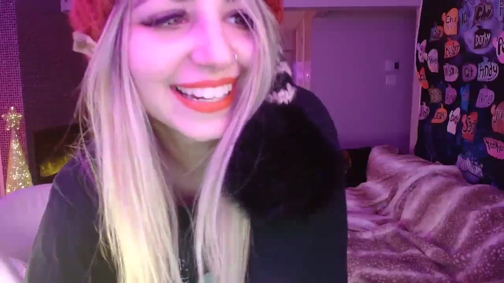 Gallery image thumbnail from Serafina's myfreecams stream on, 11/17/2023, 05:37 image 4 of 20