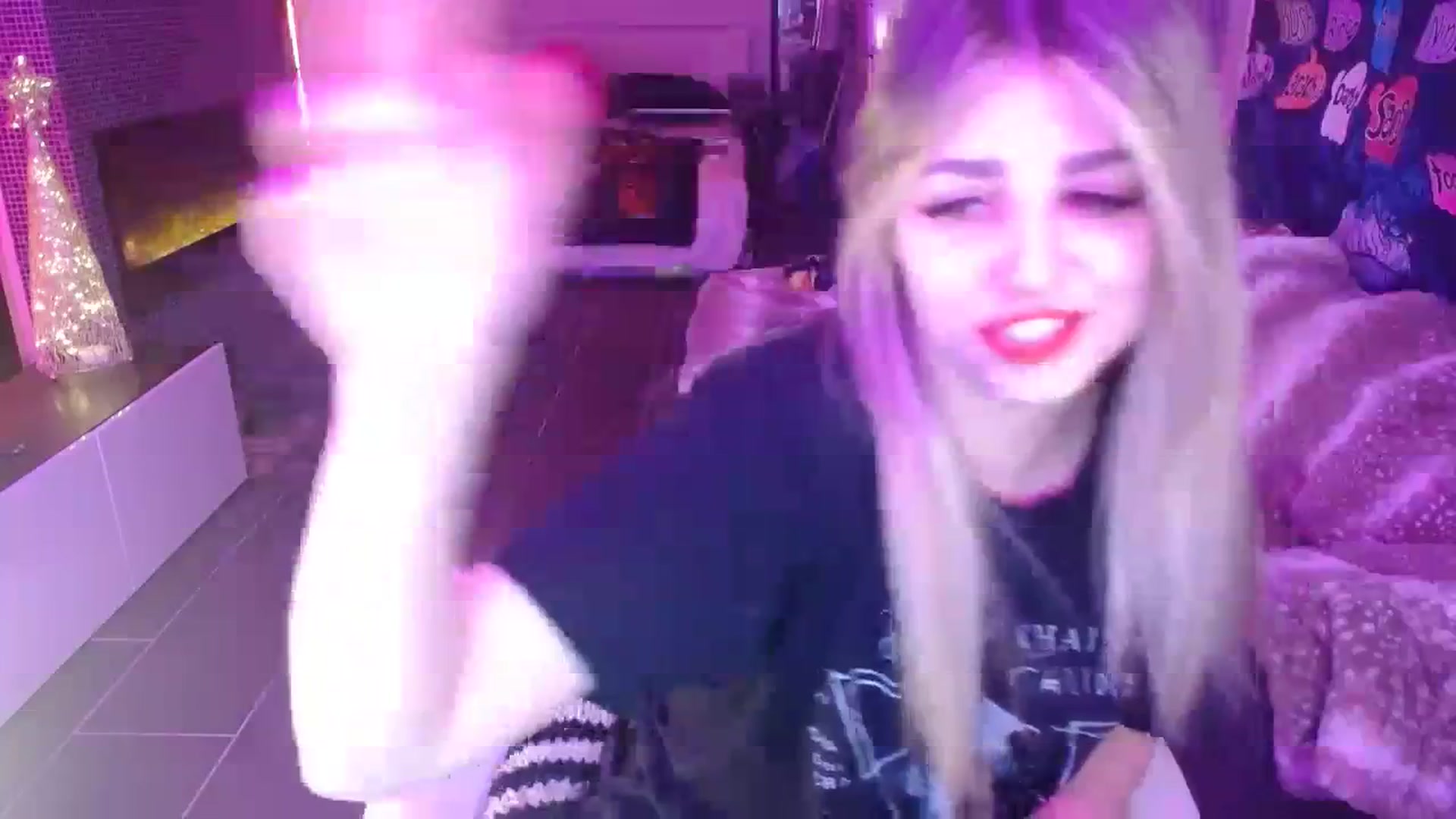 Gallery image thumbnail from Serafina's myfreecams stream on, 11/17/2023, 07:17 image 15 of 20