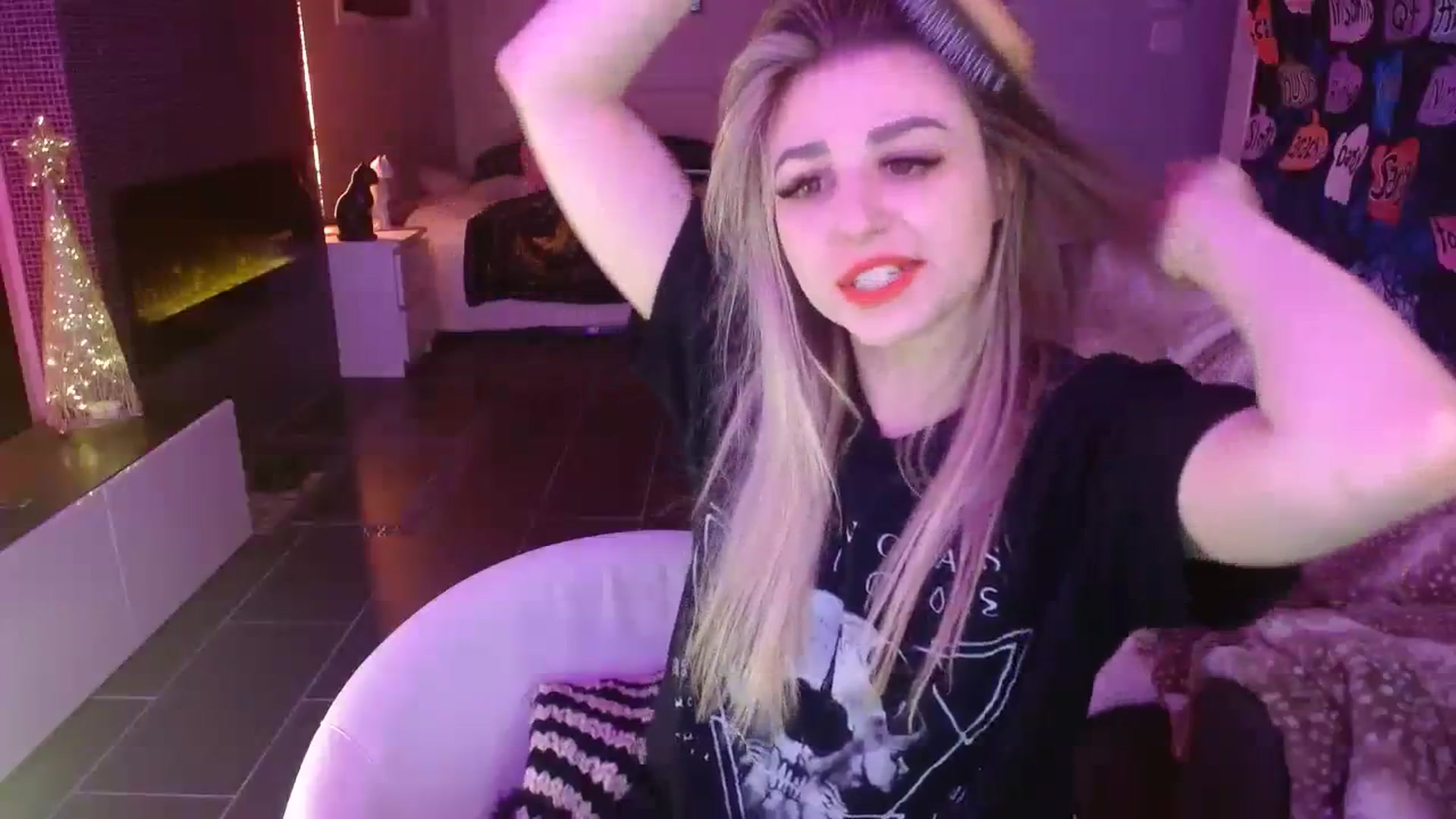 Gallery image thumbnail from Serafina's myfreecams stream on, 11/17/2023, 07:17 image 2 of 20