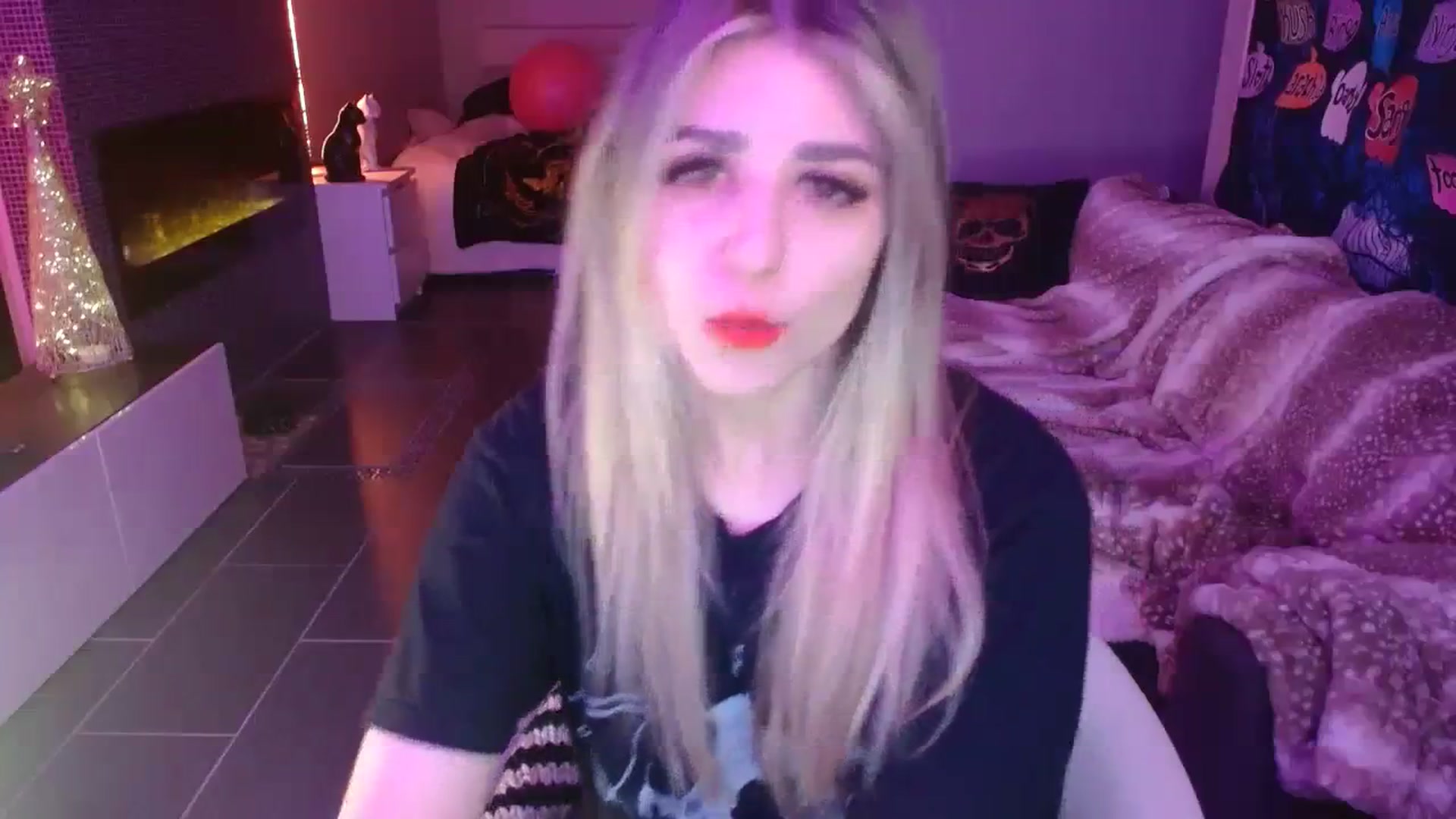 Gallery image thumbnail from Serafina's myfreecams stream on, 11/17/2023, 07:17 image 19 of 20