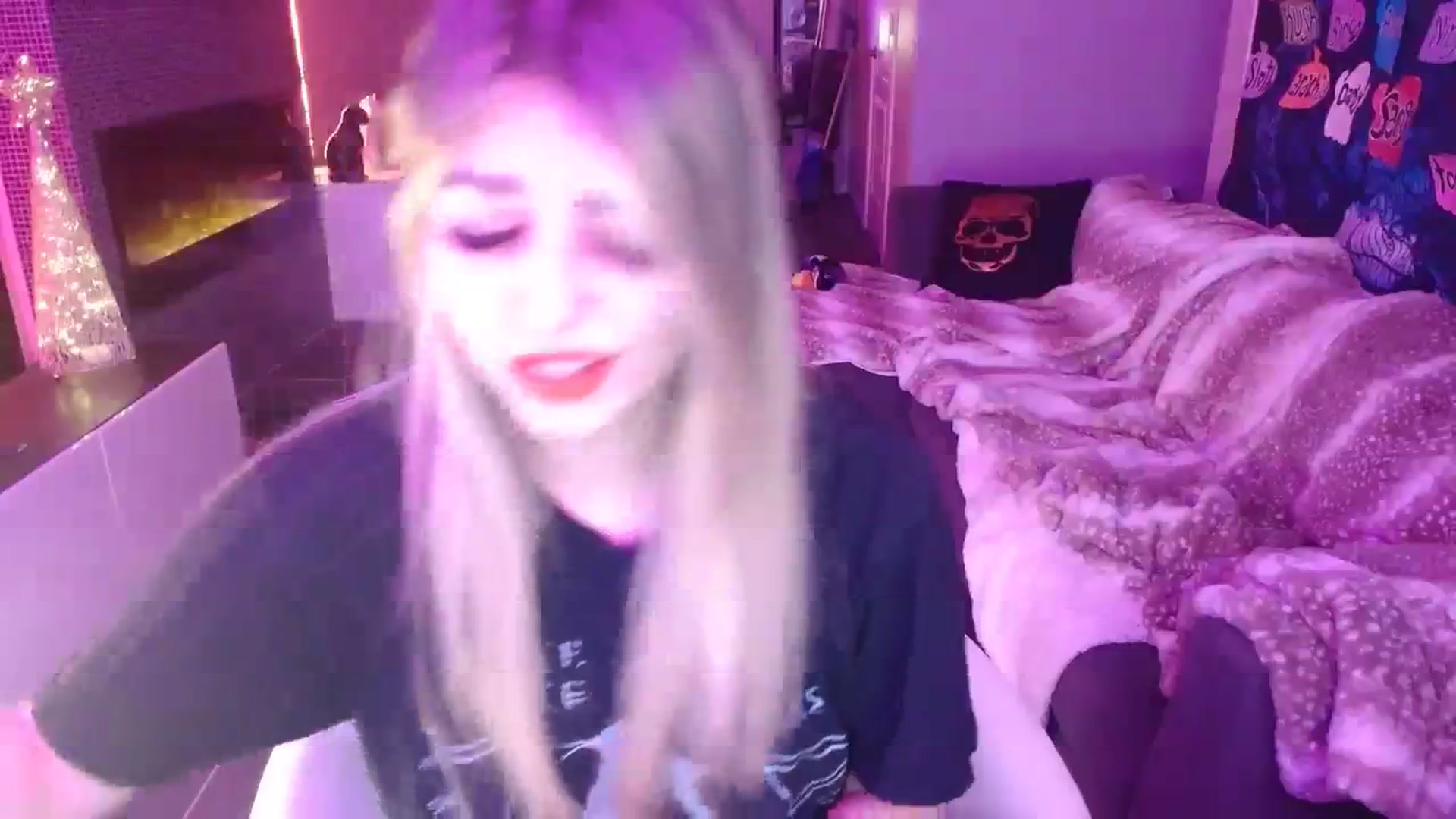 Gallery image thumbnail from Serafina's myfreecams stream on, 11/17/2023, 07:17 image 13 of 20