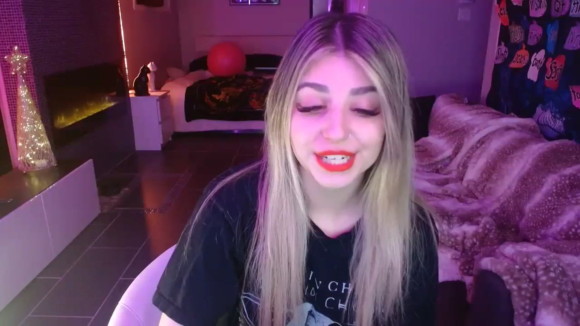 Gallery image thumbnail from Serafina's myfreecams stream on, 11/17/2023, 07:17 image 11 of 20