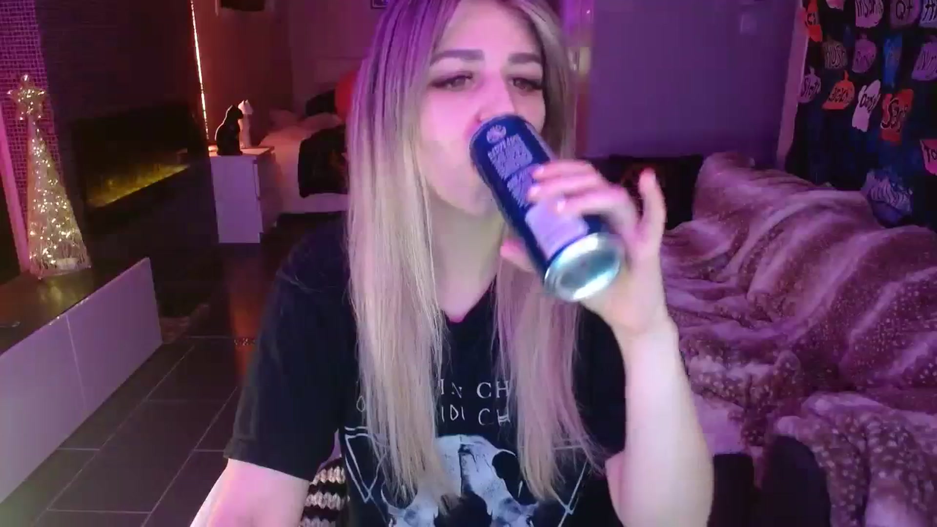 Gallery image thumbnail from Serafina's myfreecams stream on, 11/17/2023, 07:17 image 5 of 20