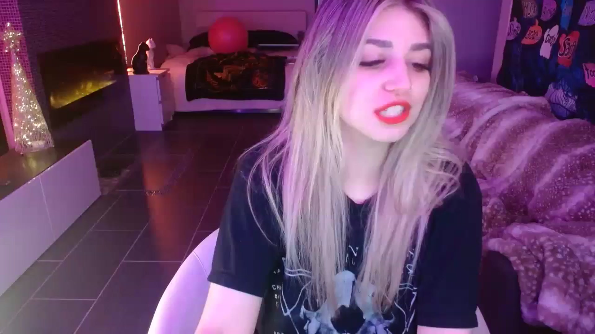 Gallery image thumbnail from Serafina's myfreecams stream on, 11/17/2023, 07:17 image 20 of 20