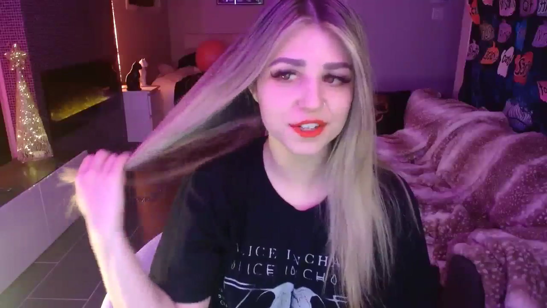 Gallery image thumbnail from Serafina's myfreecams stream on, 11/17/2023, 07:17 image 10 of 20