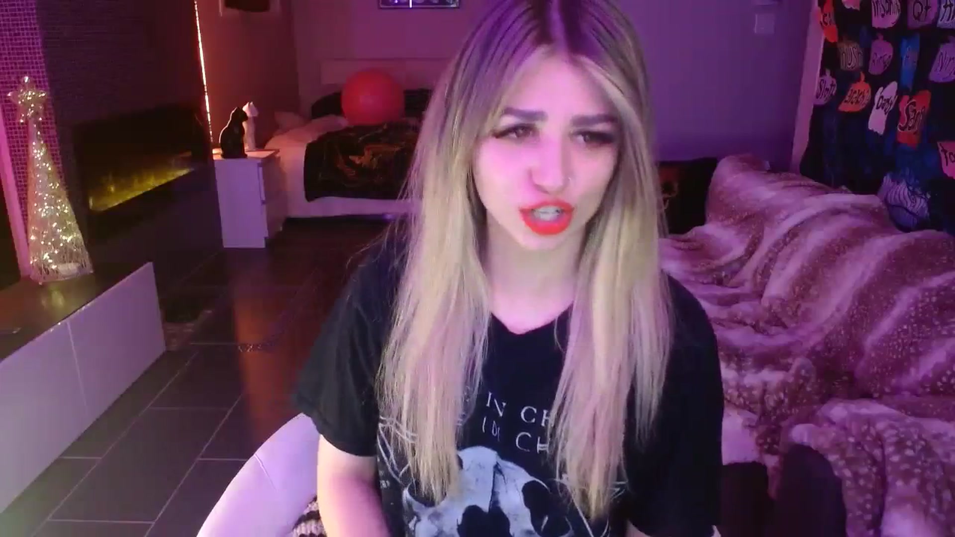 Gallery image thumbnail from Serafina's myfreecams stream on, 11/17/2023, 07:17 image 7 of 20