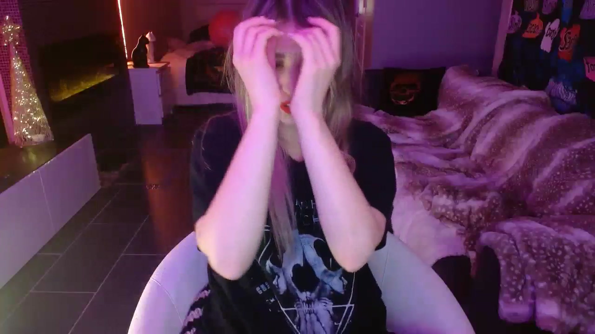 Gallery image thumbnail from Serafina's myfreecams stream on, 11/17/2023, 07:47 image 17 of 20
