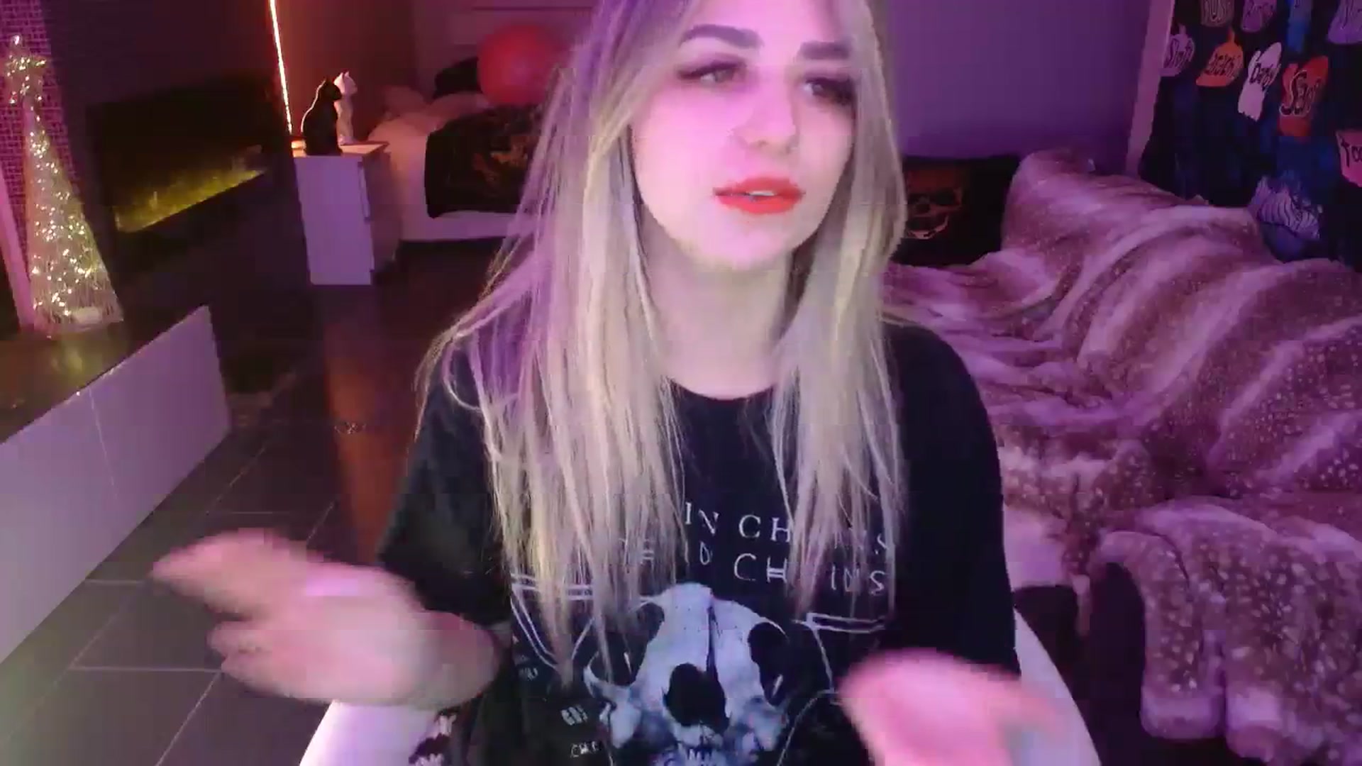 Gallery image thumbnail from Serafina's myfreecams stream on, 11/17/2023, 07:47 image 11 of 20