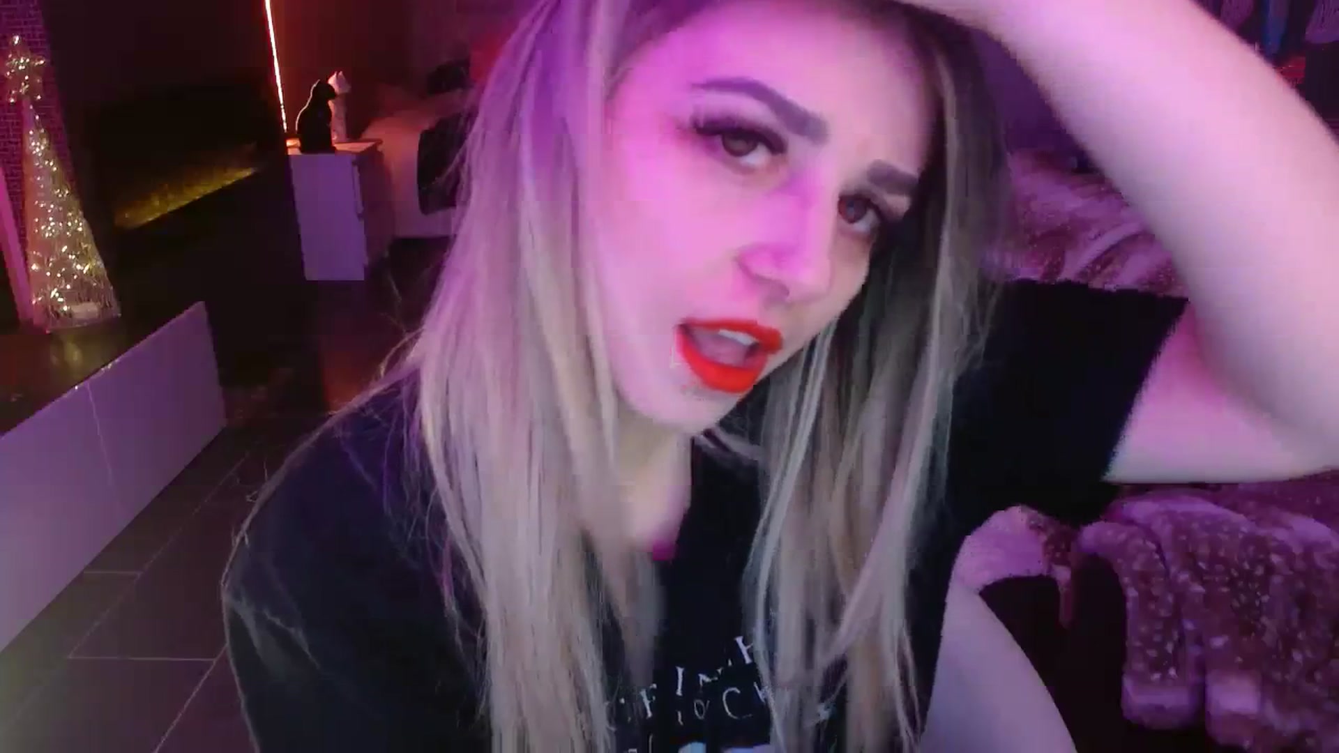 Gallery image thumbnail from Serafina's myfreecams stream on, 11/17/2023, 07:47 image 18 of 20