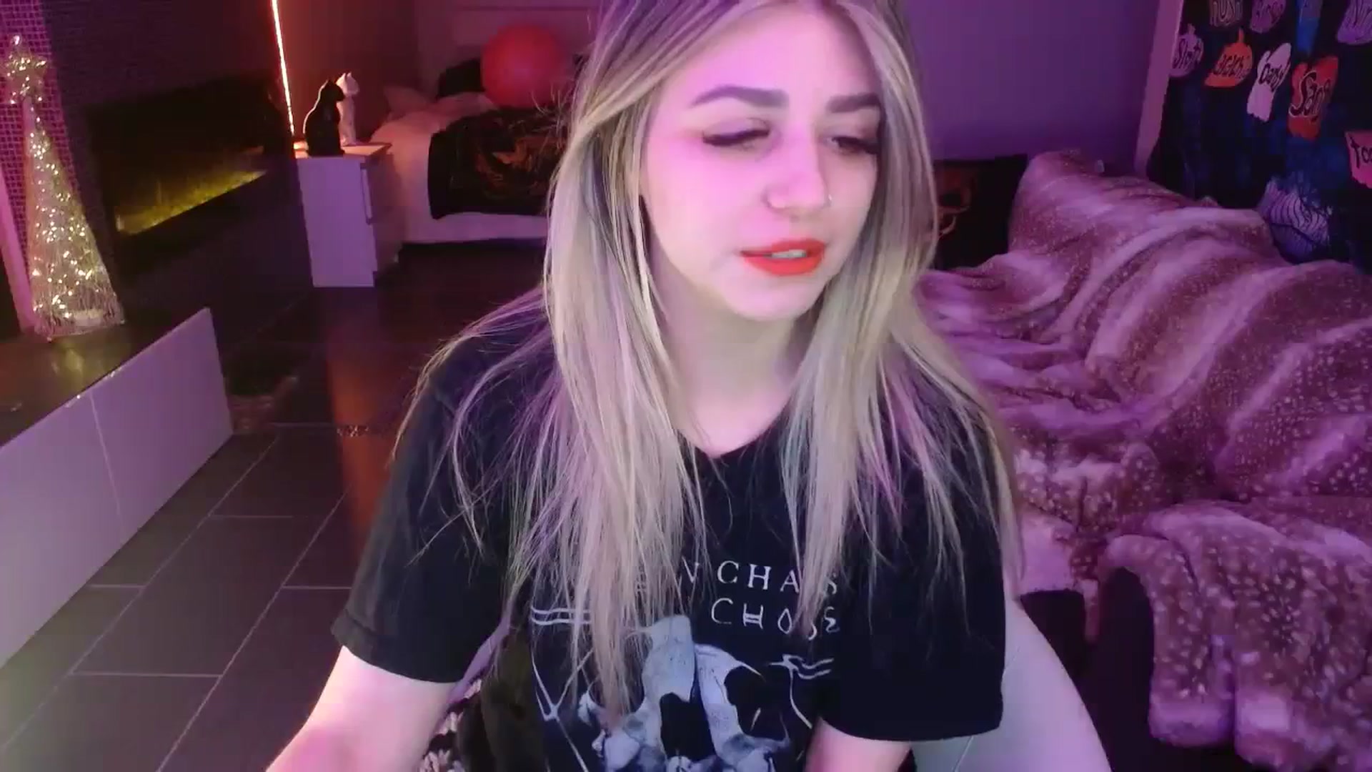 Gallery image thumbnail from Serafina's myfreecams stream on, 11/17/2023, 07:47 image 9 of 20