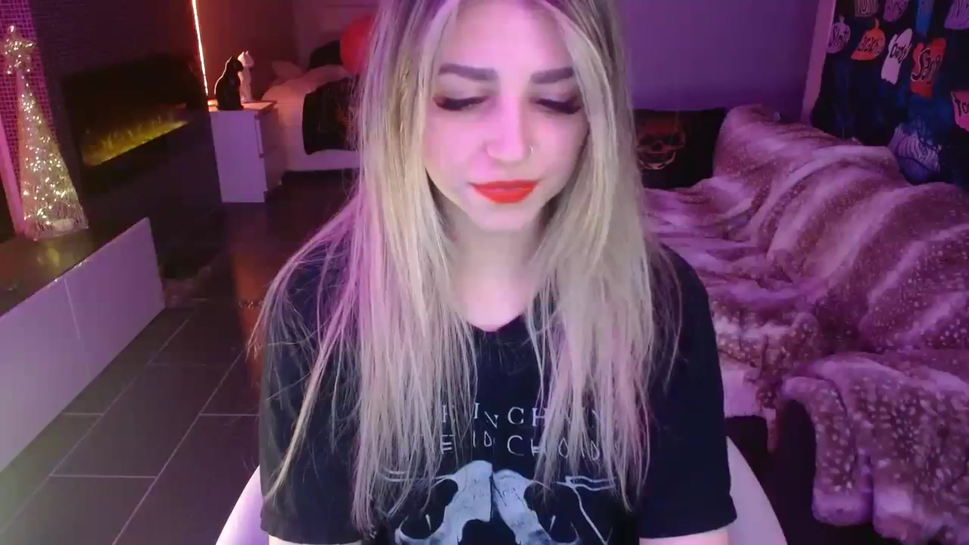 Gallery image thumbnail from Serafina's myfreecams stream on, 11/17/2023, 07:47 image 20 of 20