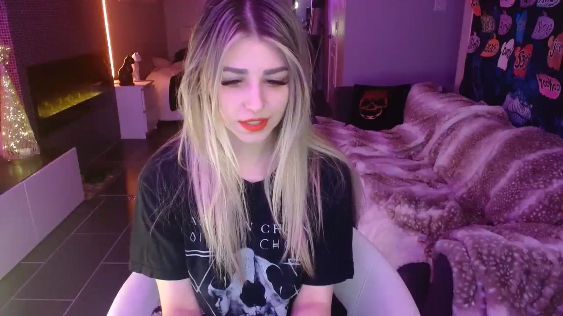 Gallery image thumbnail from Serafina's myfreecams stream on, 11/17/2023, 07:47 image 7 of 20