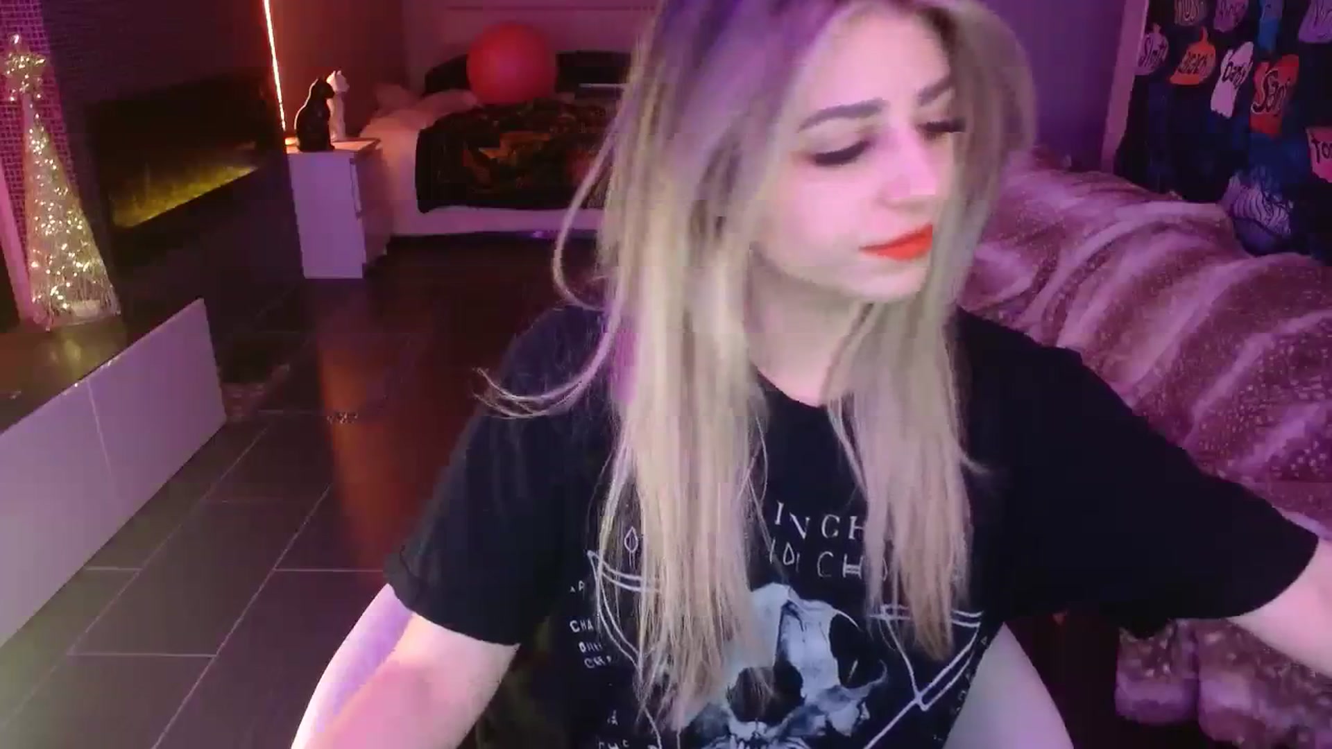 Gallery image thumbnail from Serafina's myfreecams stream on, 11/17/2023, 07:47 image 13 of 20