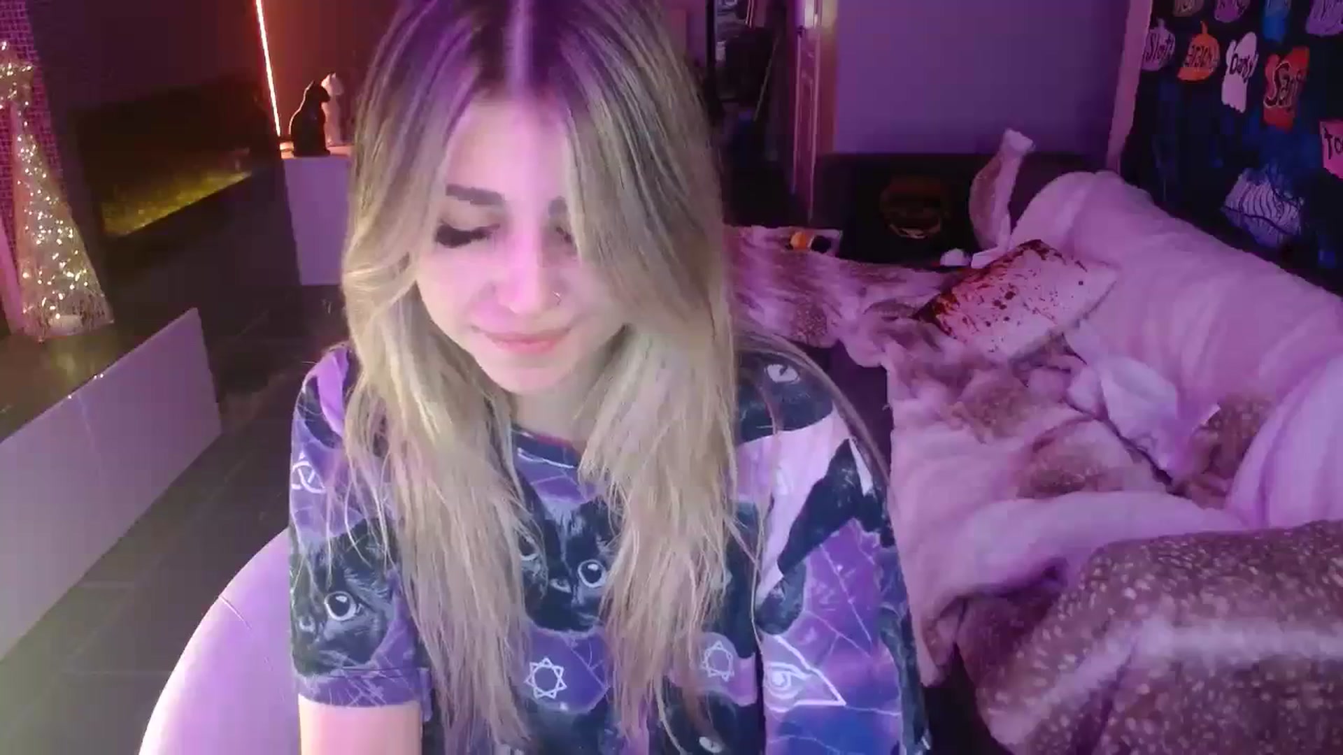 Gallery image thumbnail from Serafina's myfreecams stream on, 11/18/2023, 08:15 image 16 of 20