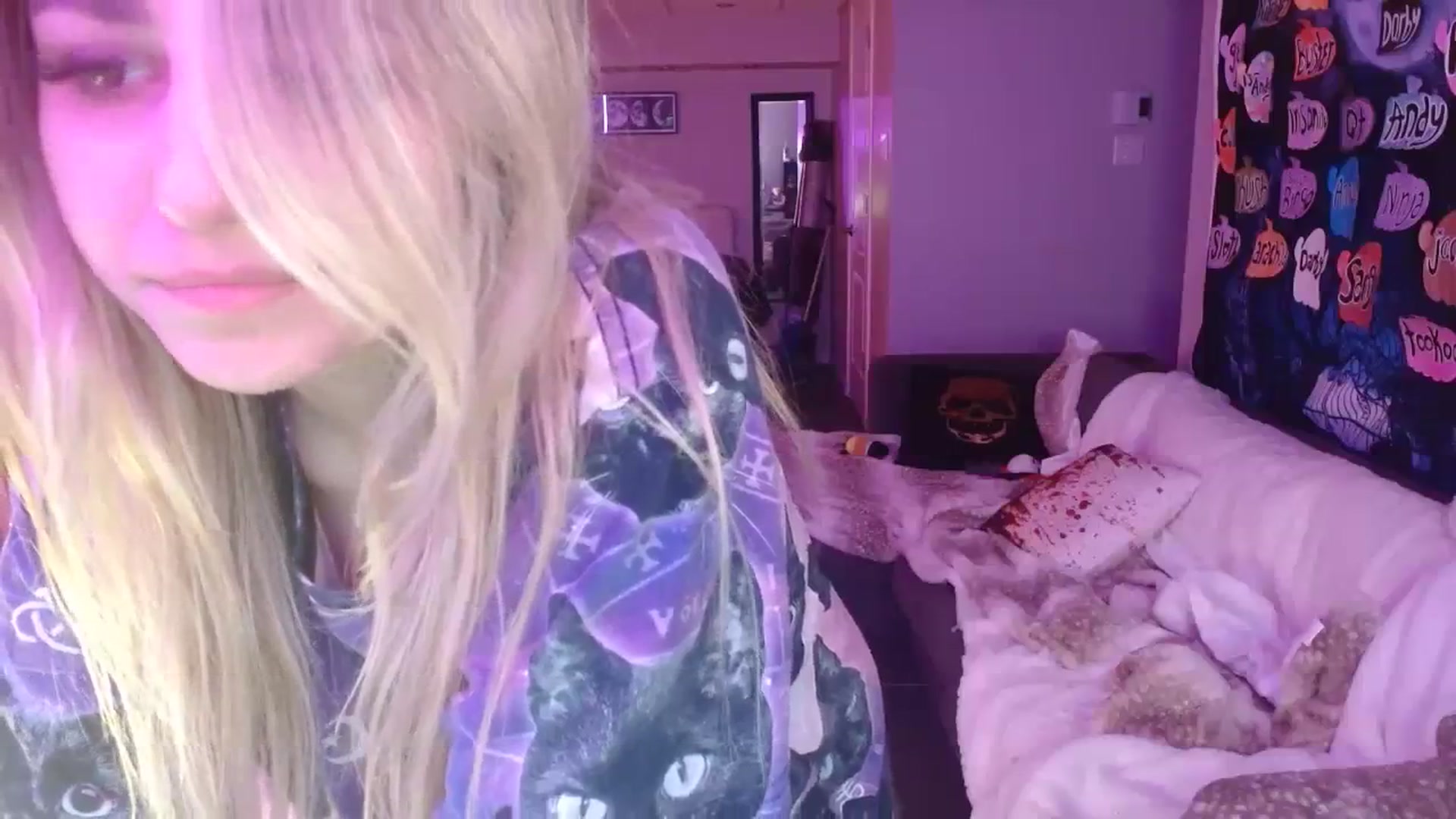 Gallery image thumbnail from Serafina's myfreecams stream on, 11/18/2023, 08:15 image 3 of 20