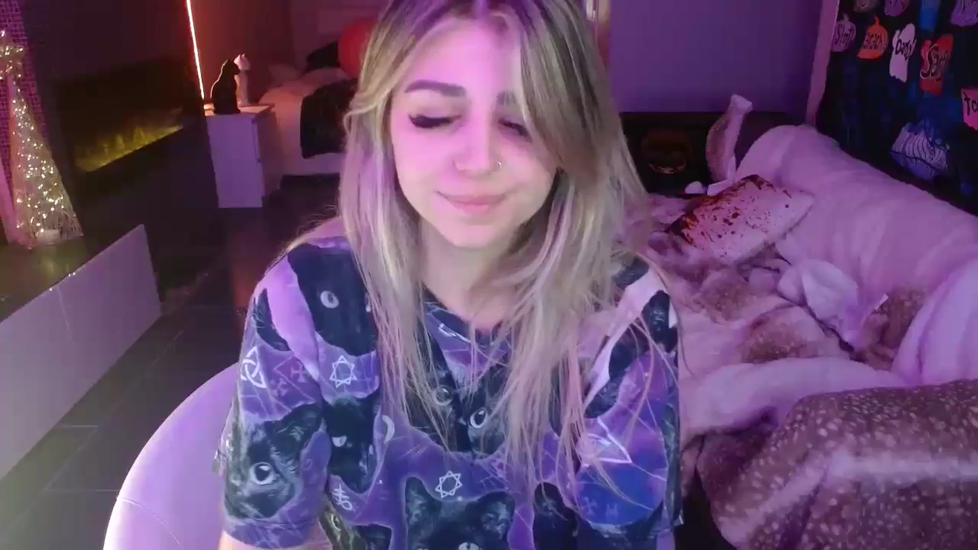 Gallery image thumbnail from Serafina's myfreecams stream on, 11/18/2023, 08:15 image 15 of 20