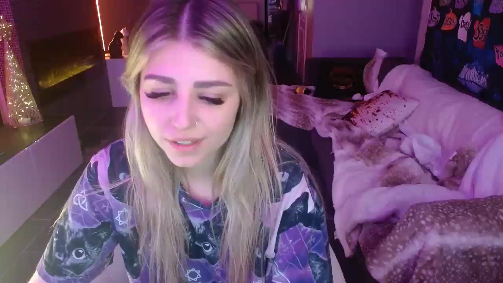 Gallery image thumbnail from Serafina's myfreecams stream on, 11/18/2023, 08:15 image 17 of 20