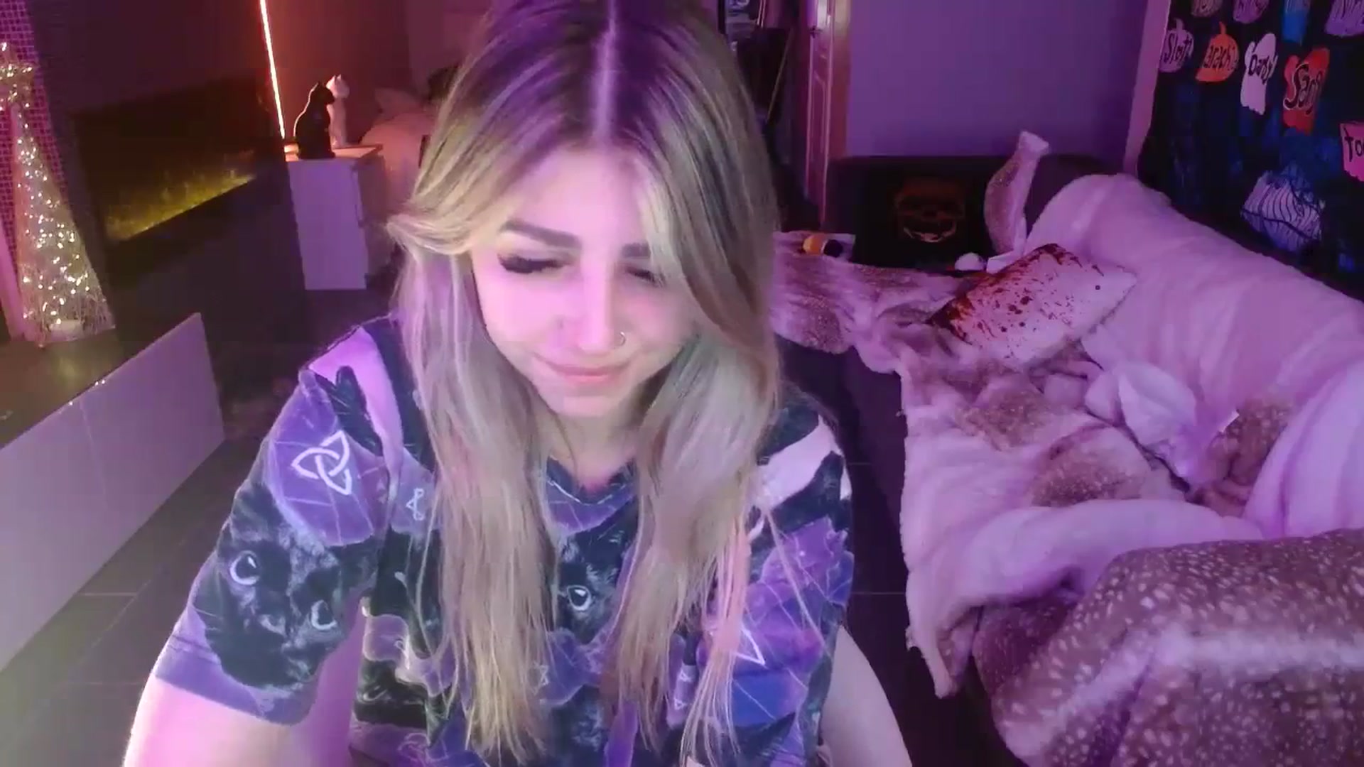 Gallery image thumbnail from Serafina's myfreecams stream on, 11/18/2023, 08:15 image 18 of 20