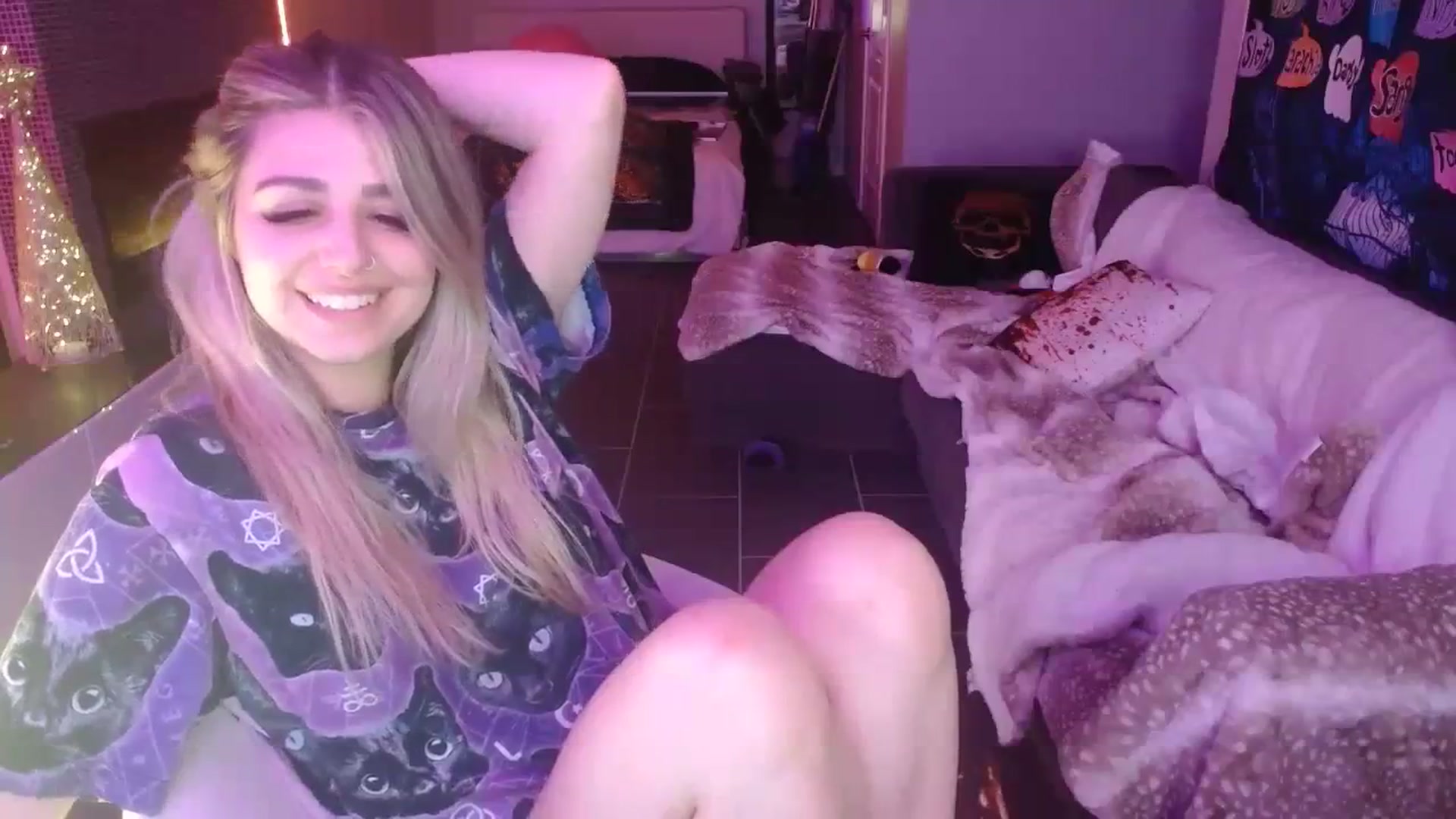 Gallery image thumbnail from Serafina's myfreecams stream on, 11/18/2023, 08:15 image 19 of 20