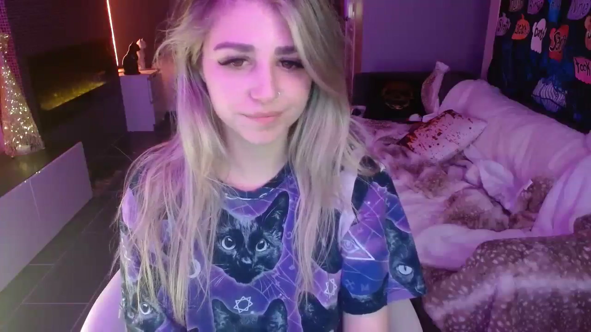 Gallery image thumbnail from Serafina's myfreecams stream on, 11/18/2023, 08:15 image 5 of 20