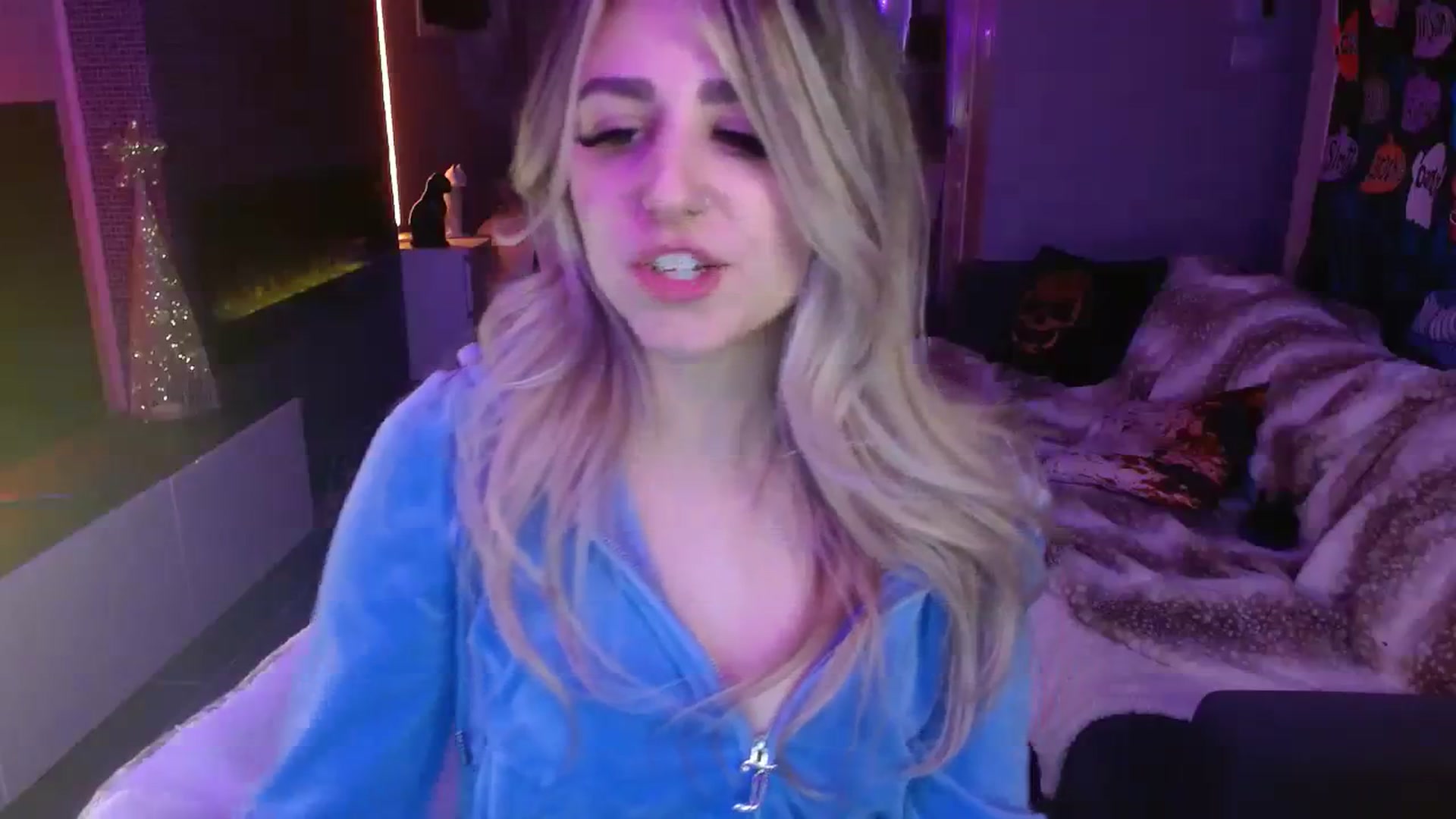 Gallery image thumbnail from Serafina's myfreecams stream on, 11/21/2023, 05:44 image 14 of 20