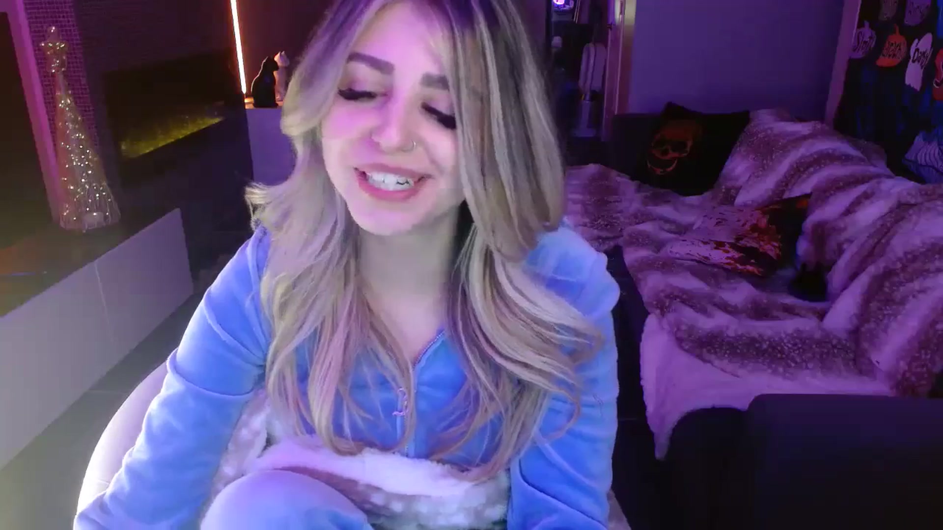 Gallery image thumbnail from Serafina's myfreecams stream on, 11/21/2023, 05:44 image 9 of 20