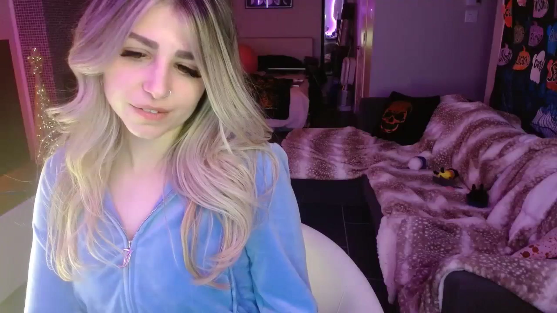 Gallery image thumbnail from Serafina's myfreecams stream on, 11/21/2023, 05:44 image 4 of 20