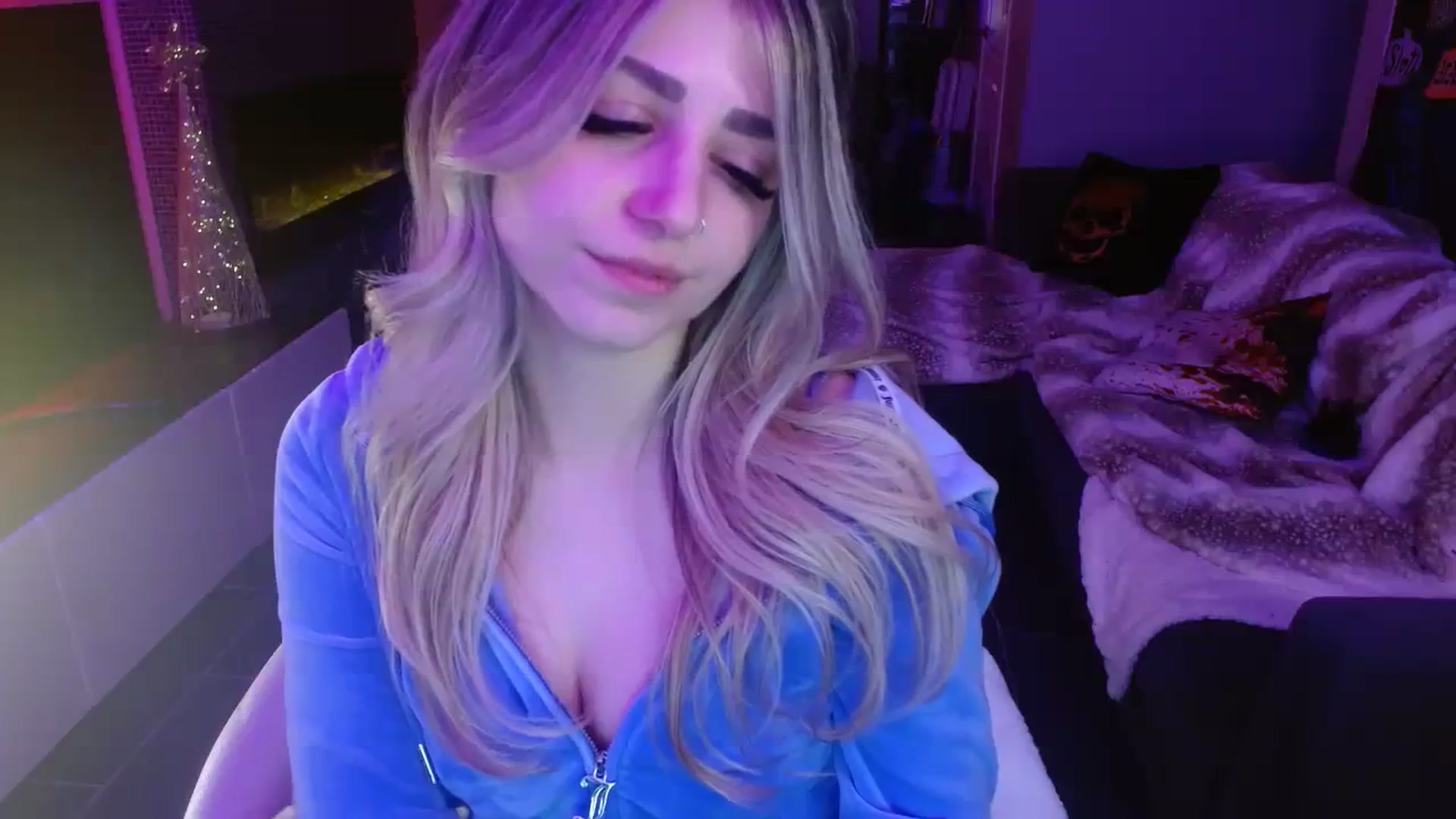 Gallery image thumbnail from Serafina's myfreecams stream on, 11/21/2023, 05:44 image 18 of 20