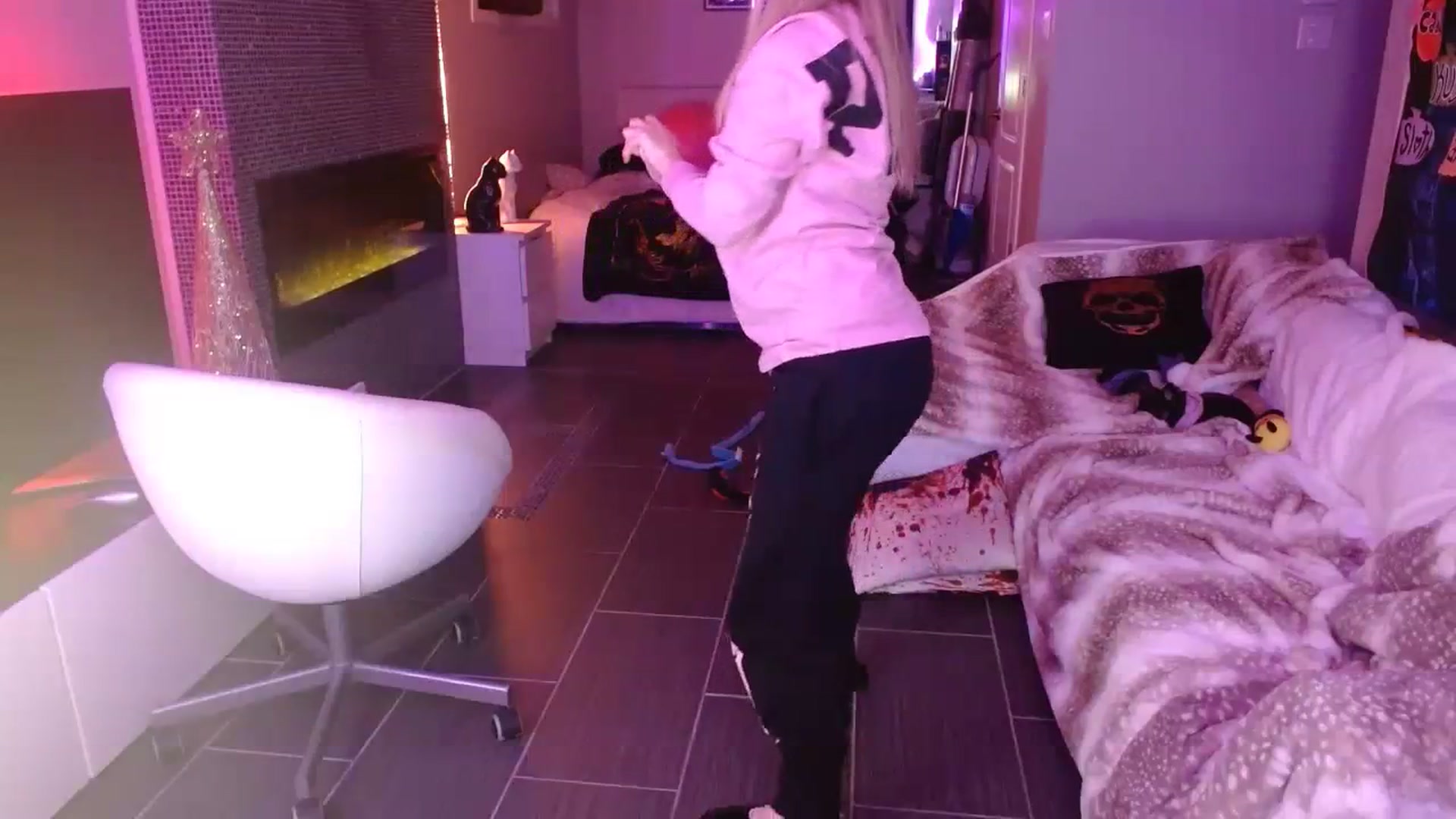 Gallery image thumbnail from Serafina's myfreecams stream on, 11/26/2023, 06:31 image 14 of 20