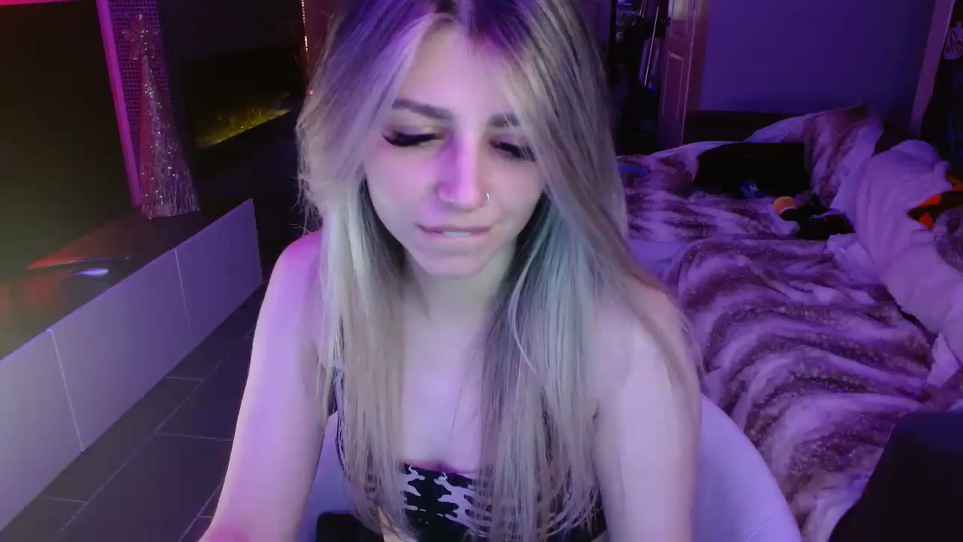 Gallery image thumbnail from Serafina's myfreecams stream on, 11/26/2023, 09:15 image 7 of 20