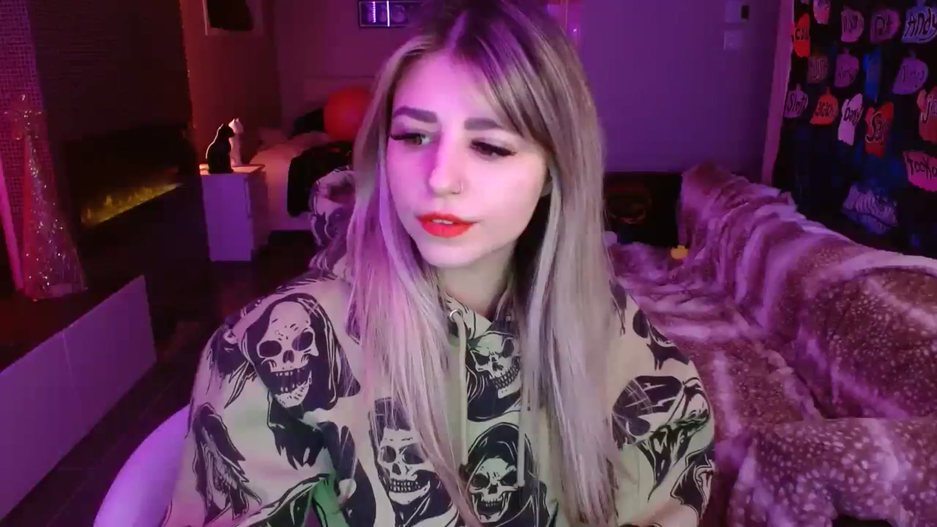 Gallery image thumbnail from Serafina's myfreecams stream on, 11/27/2023, 05:16 image 2 of 20