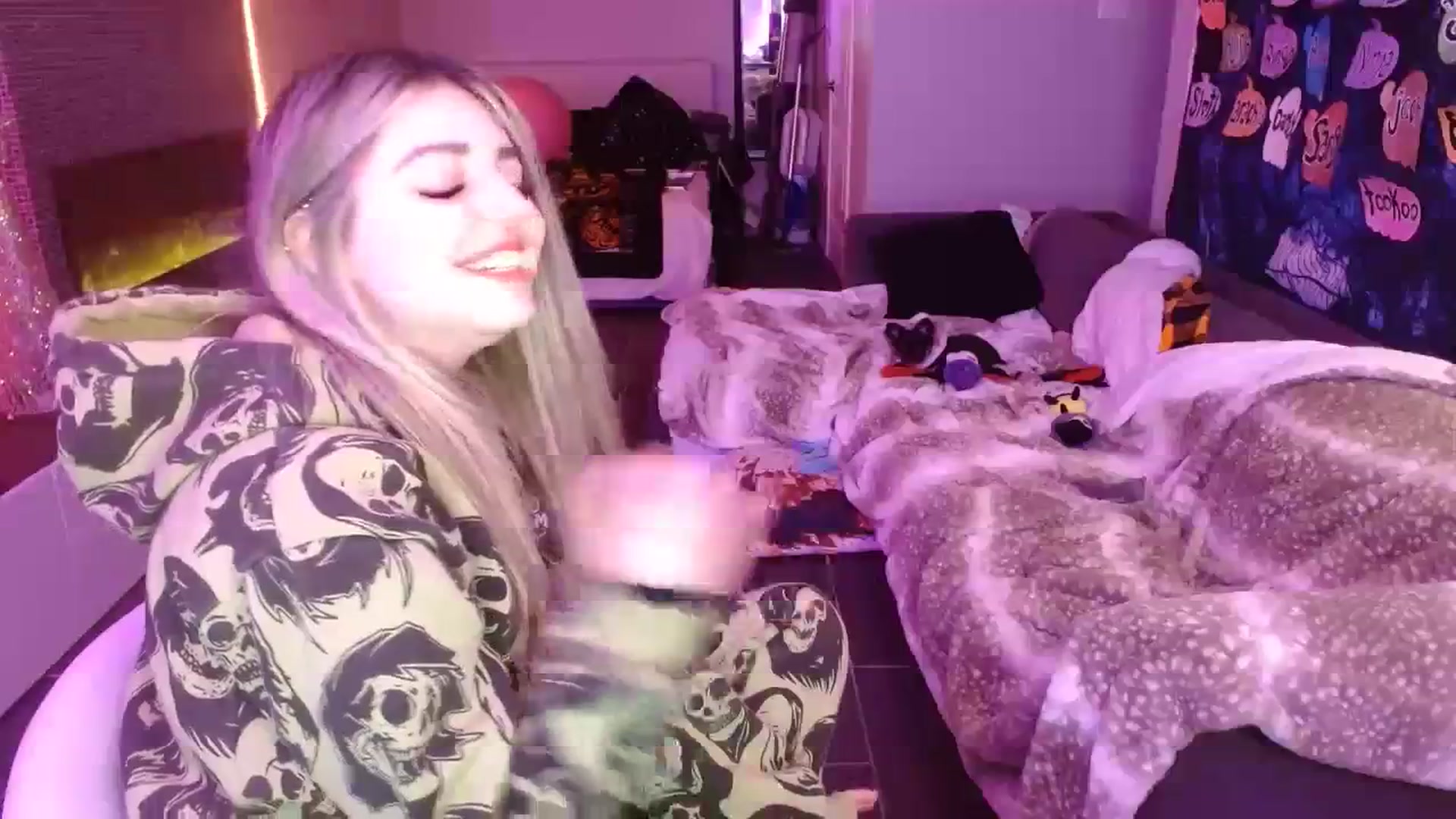 Gallery image thumbnail from Serafina's myfreecams stream on, 11/27/2023, 05:16 image 16 of 20
