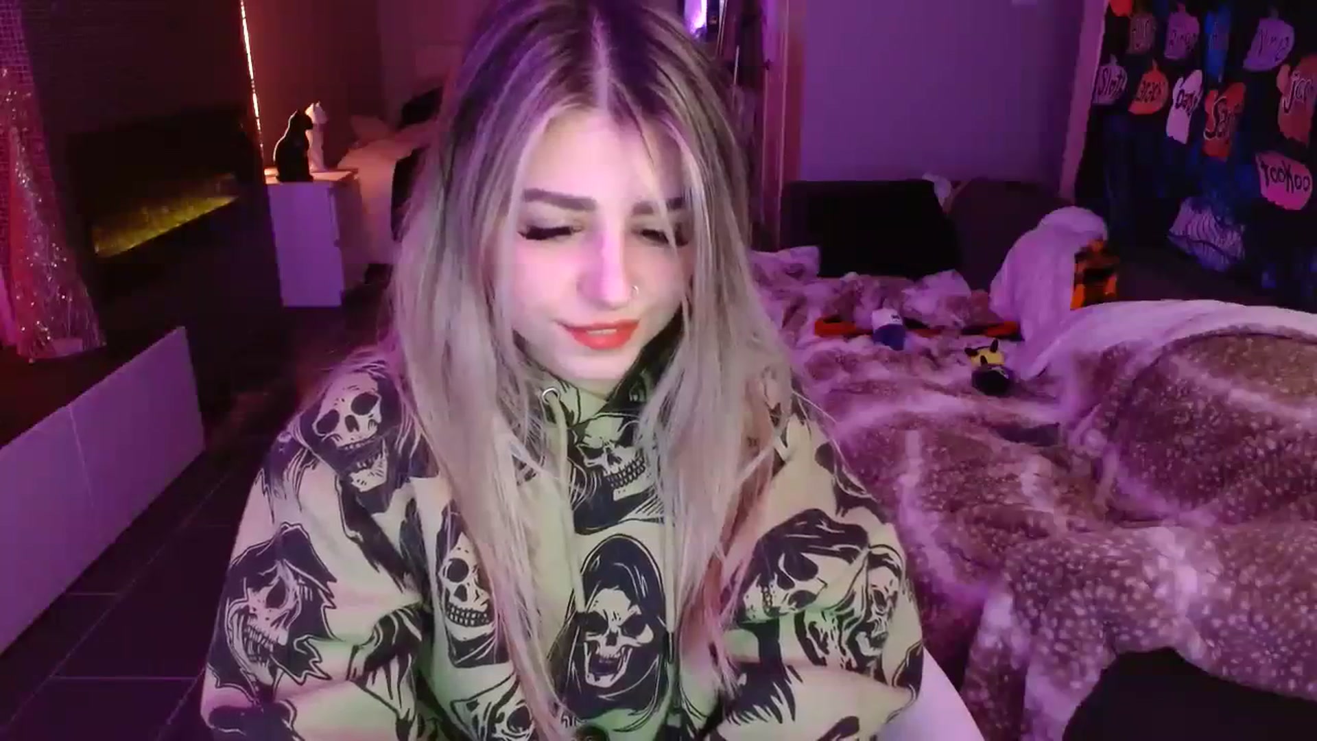 Gallery image thumbnail from Serafina's myfreecams stream on, 11/27/2023, 05:16 image 17 of 20