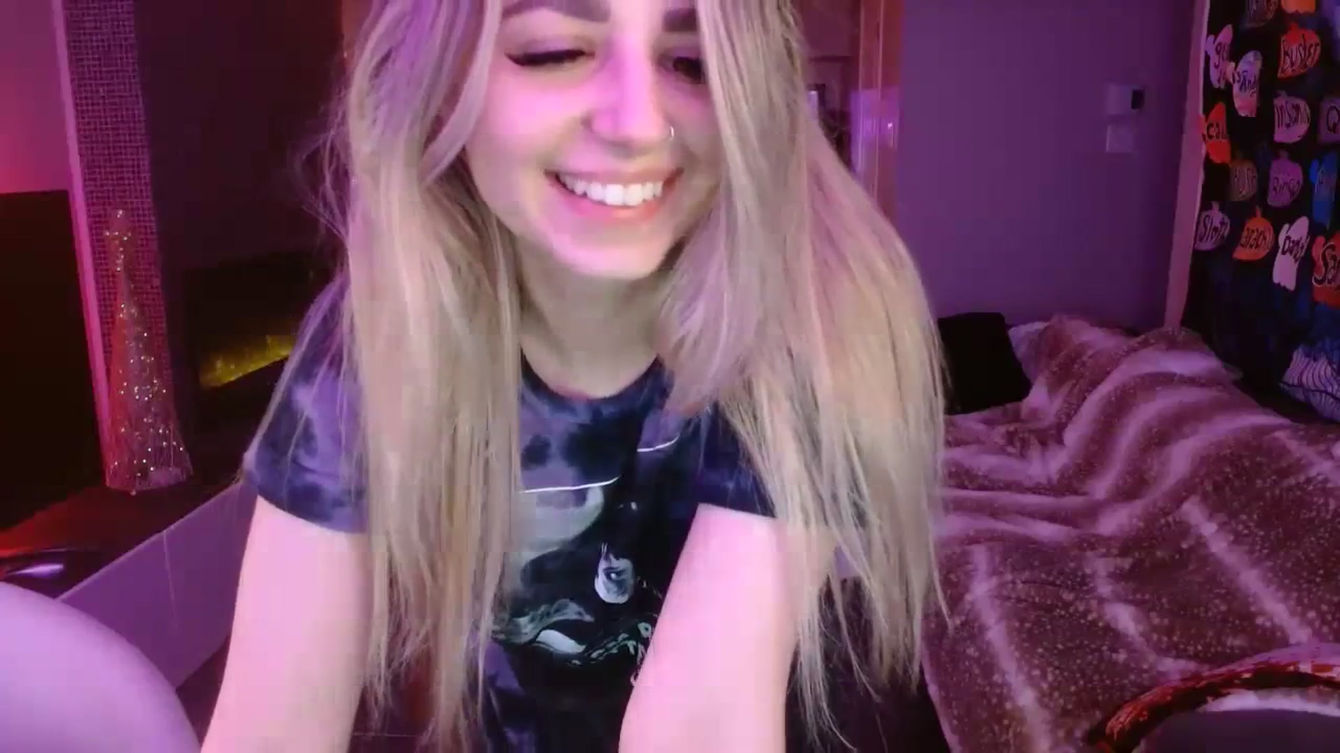 Gallery image thumbnail from Serafina's myfreecams stream on, 11/28/2023, 04:19 image 6 of 20