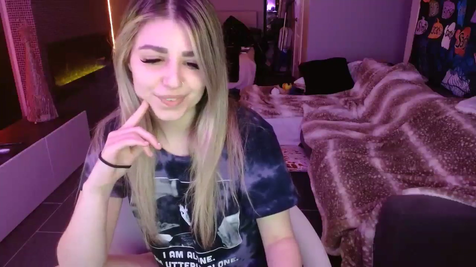 Gallery image thumbnail from Serafina's myfreecams stream on, 11/28/2023, 04:19 image 4 of 20