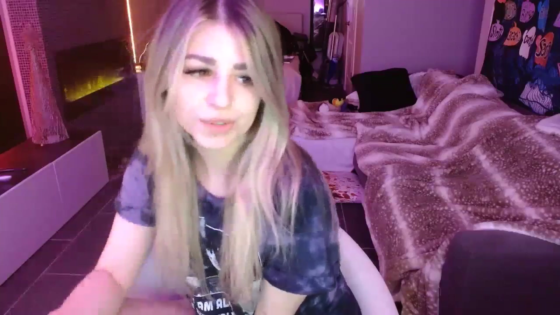 Gallery image thumbnail from Serafina's myfreecams stream on, 11/28/2023, 04:19 image 2 of 20