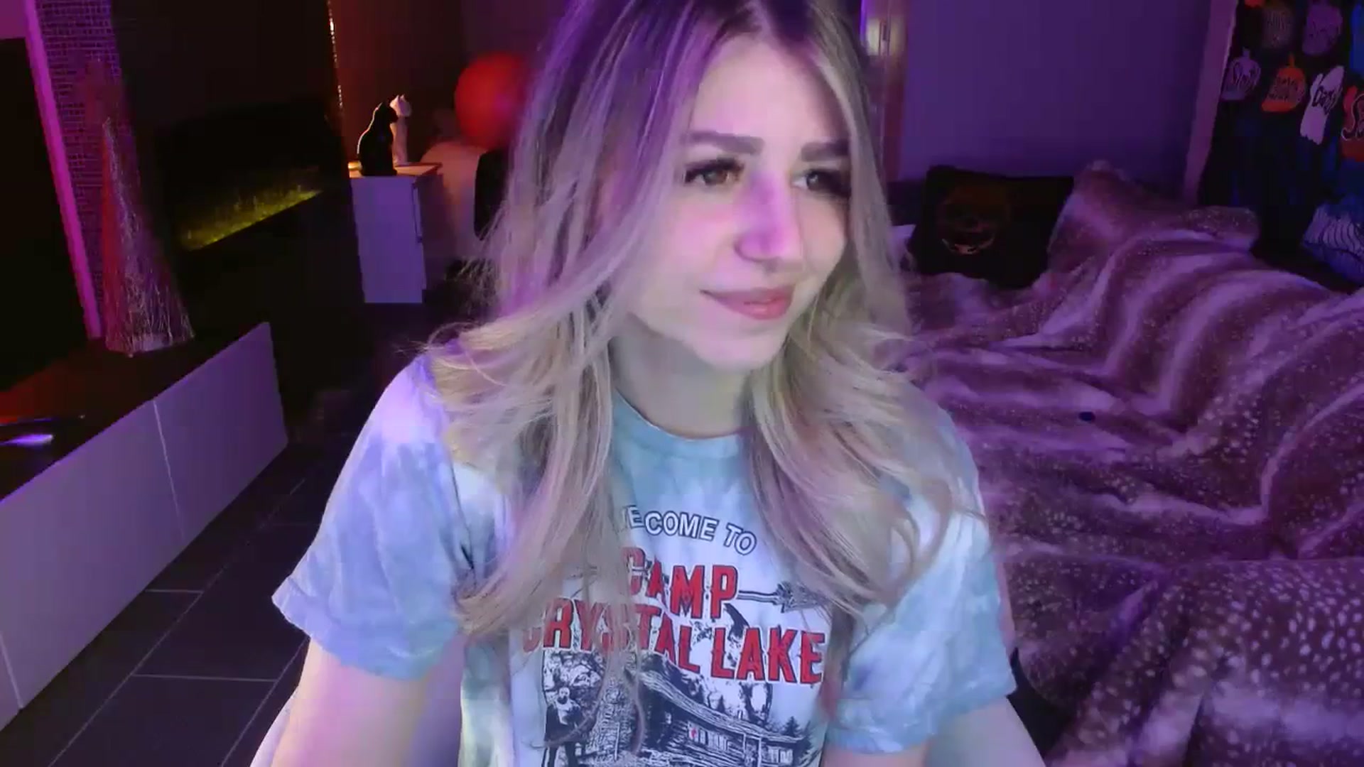 Gallery image thumbnail from Serafina's myfreecams stream on, 11/30/2023, 03:25 image 18 of 20