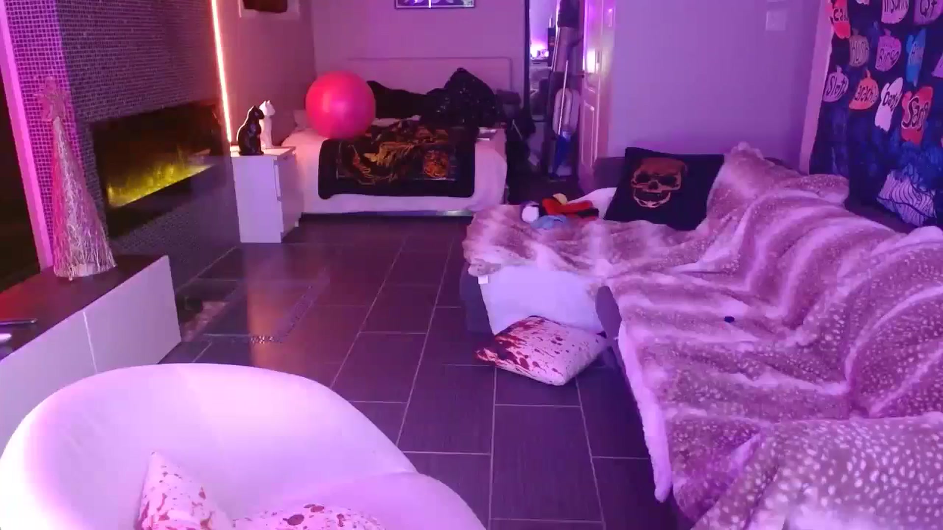 Gallery image thumbnail from Serafina's myfreecams stream on, 11/30/2023, 03:25 image 11 of 20
