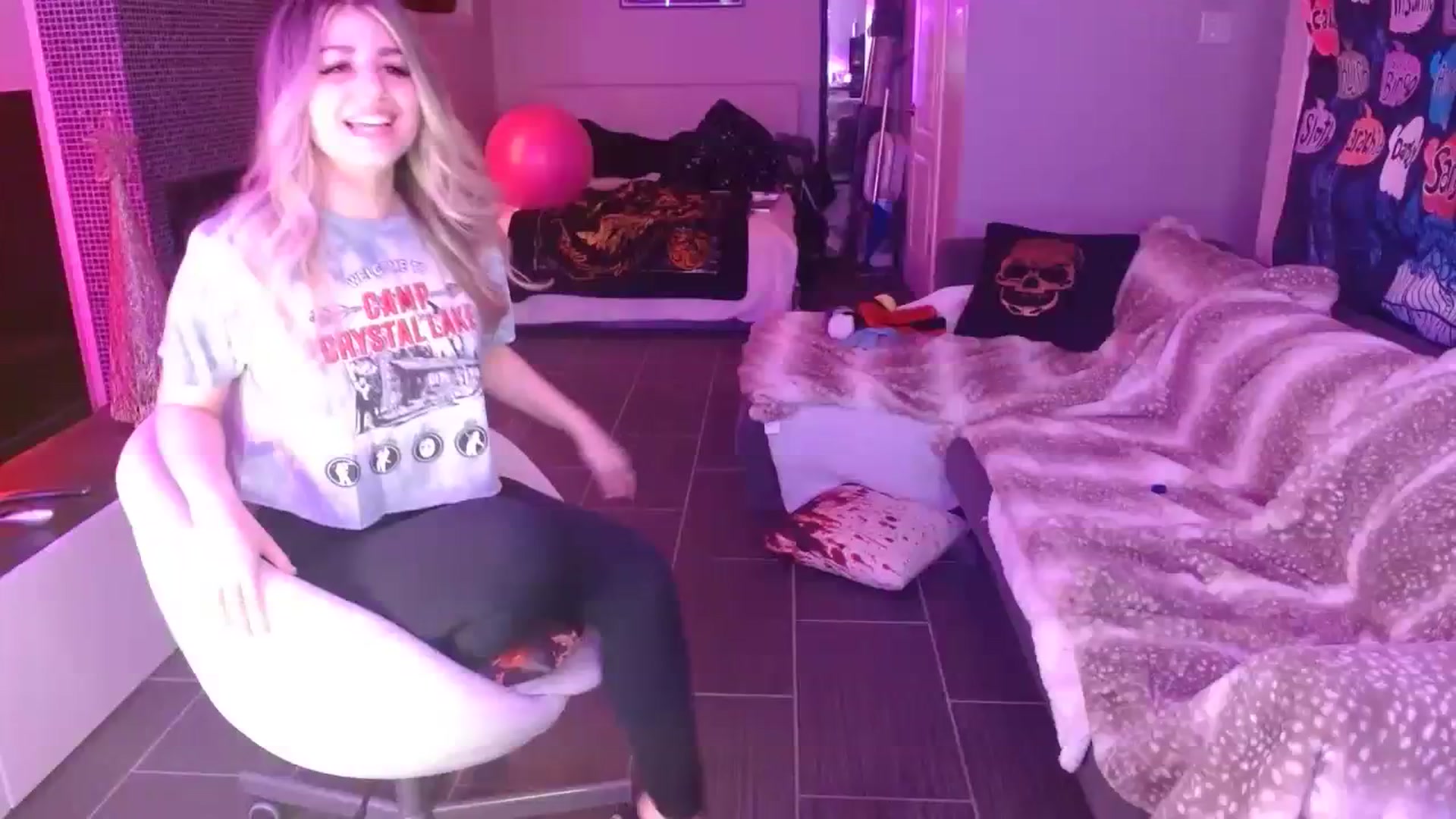 Gallery image thumbnail from Serafina's myfreecams stream on, 11/30/2023, 04:49 image 1 of 20