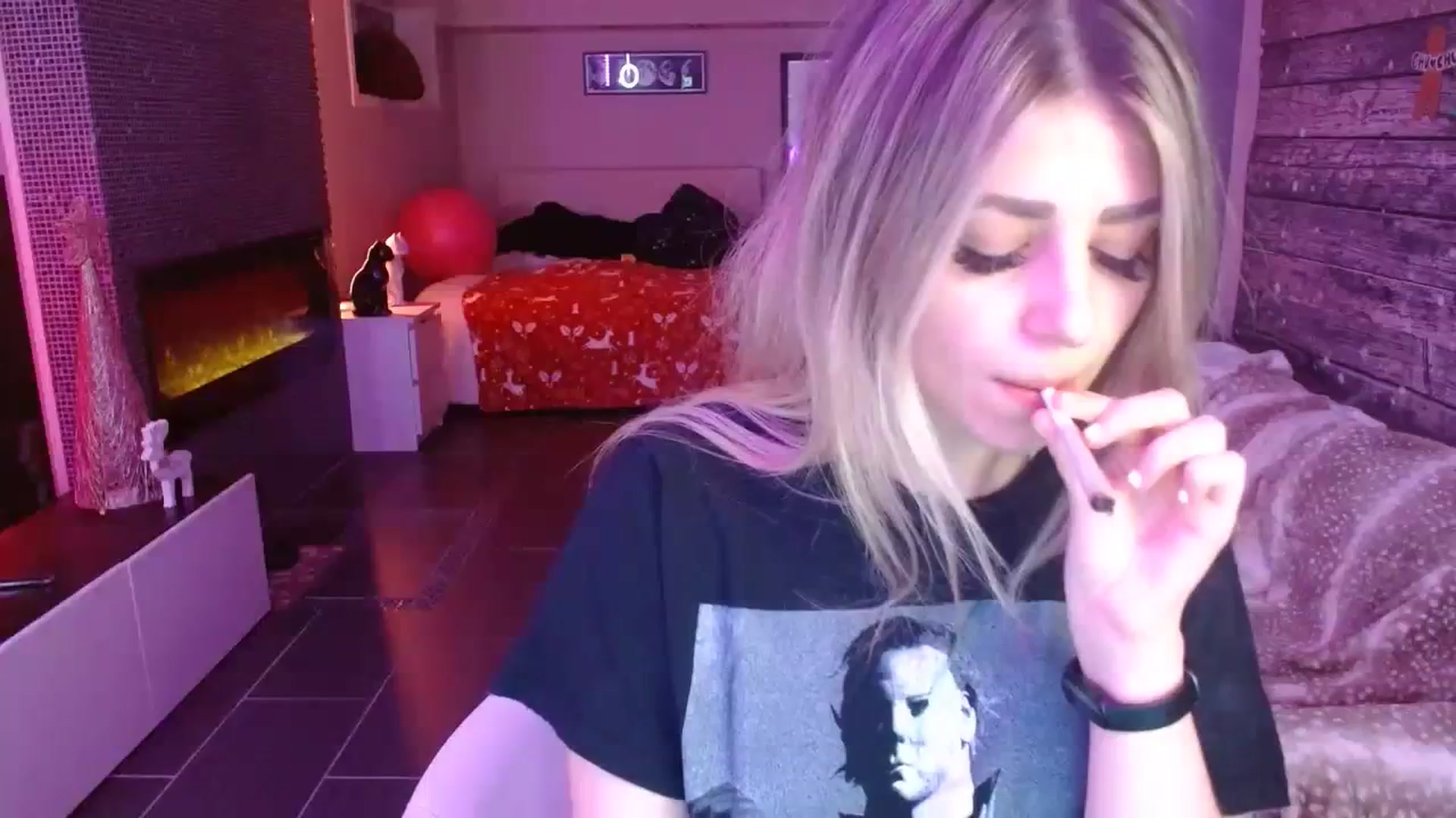 Gallery image thumbnail from Serafina's myfreecams stream on, 12/05/2023, 01:27 image 14 of 20