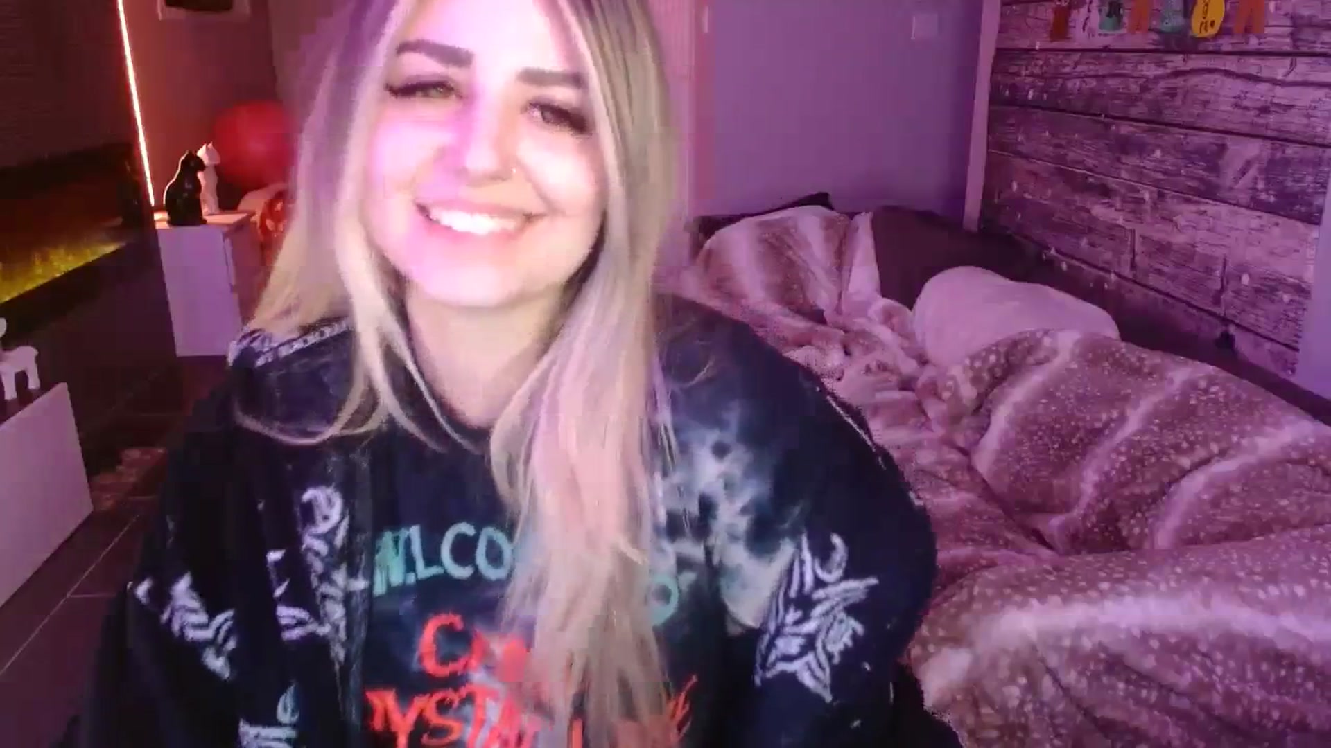Gallery image thumbnail from Serafina's myfreecams stream on, 12/08/2023, 06:38 image 16 of 20
